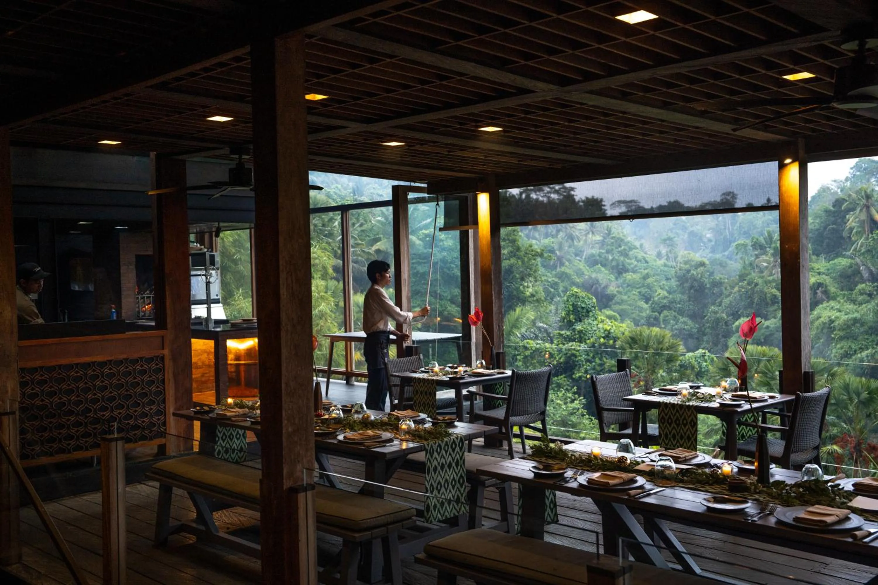 Restaurant/places to eat in Chapung Sebali Resort
