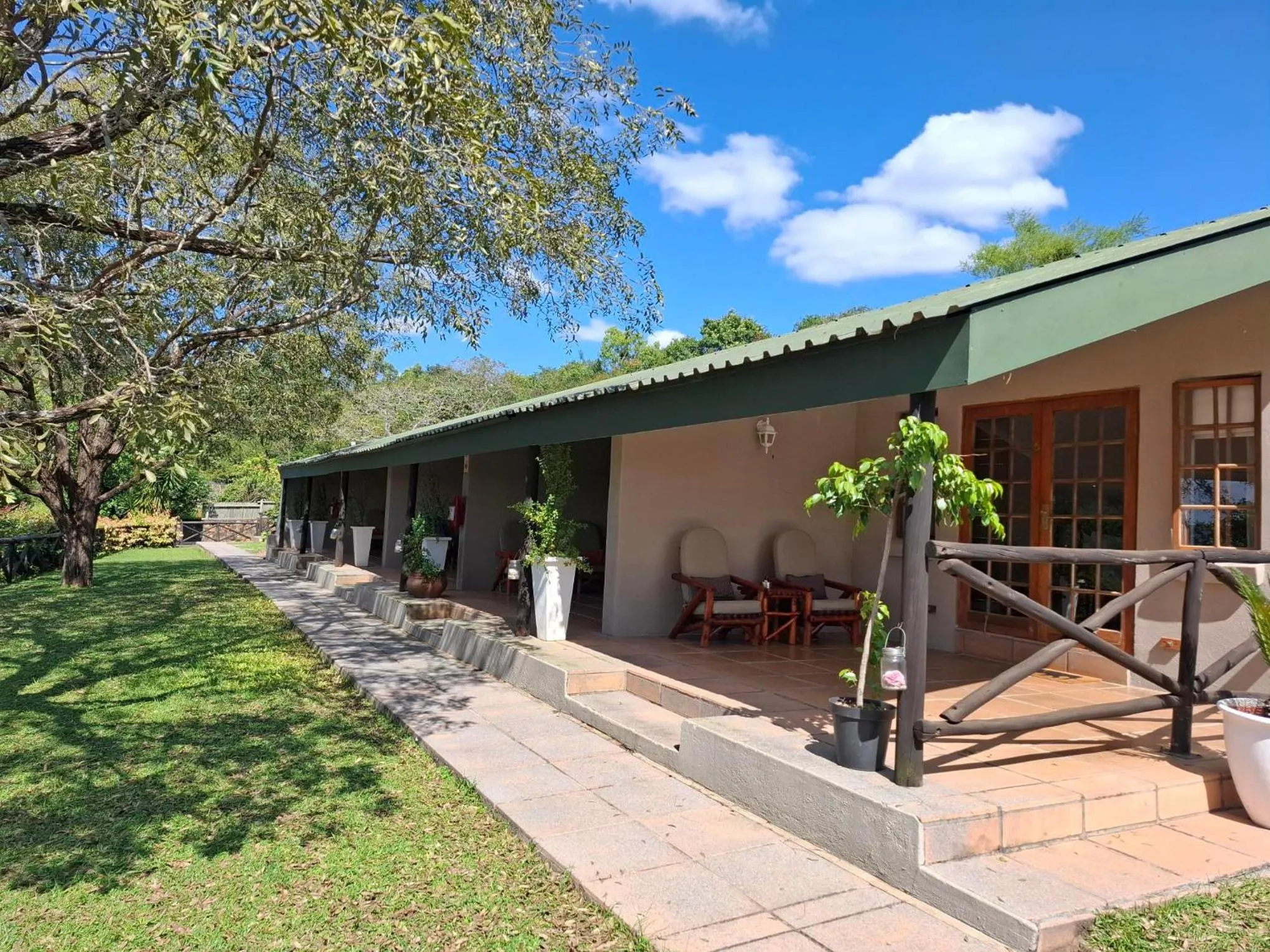 Property building in Chestnut Country Lodge