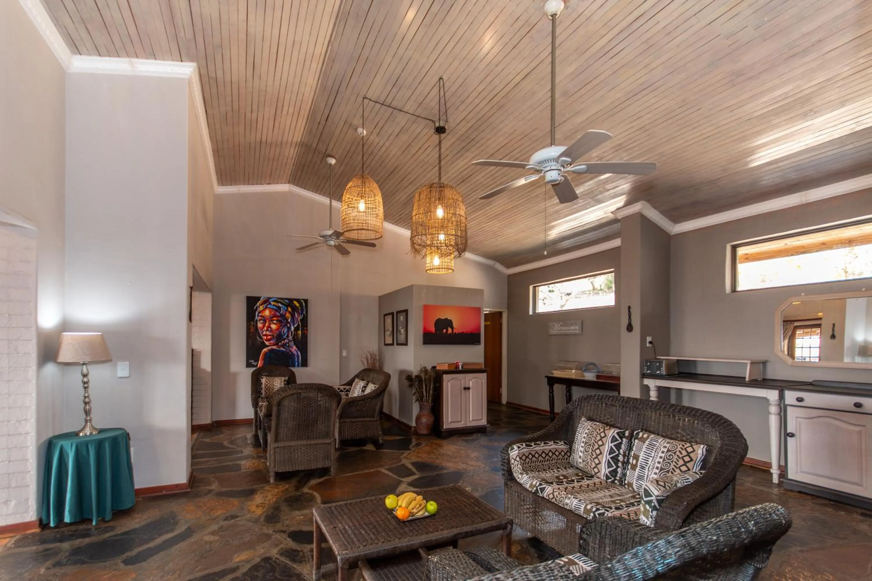 Living room in Chestnut Country Lodge