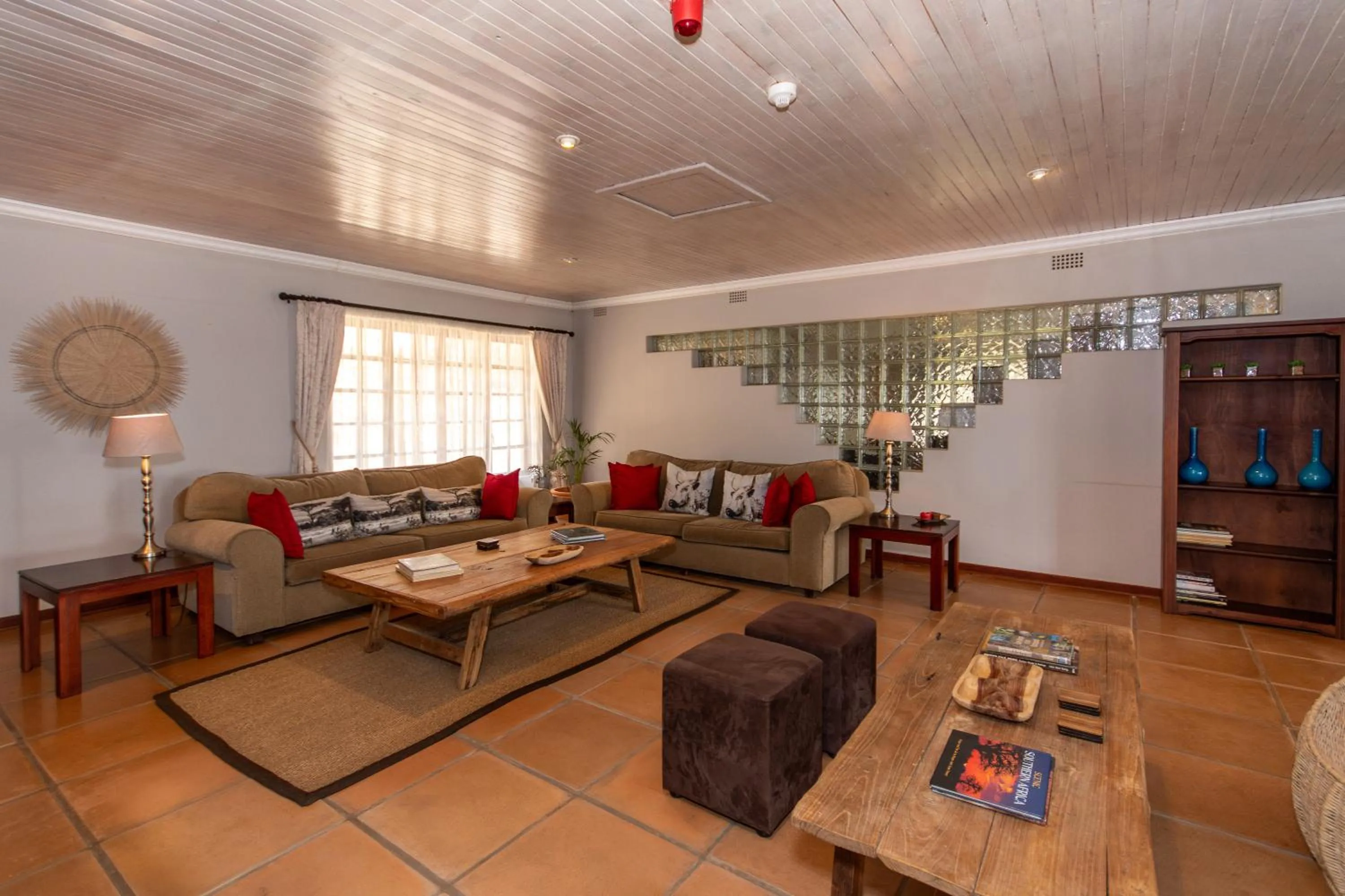 Living room in Chestnut Country Lodge
