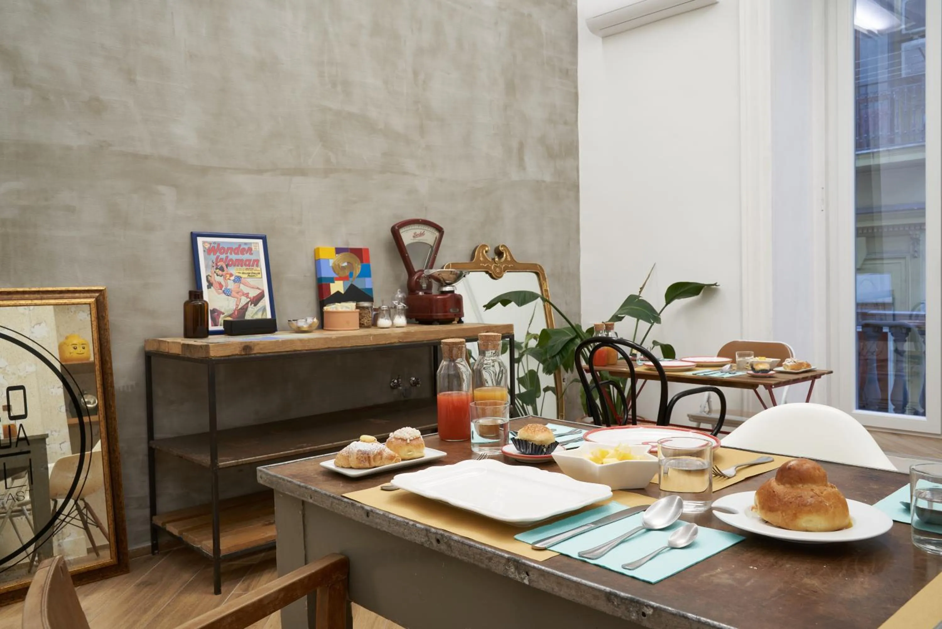 Living room in Palazzo Bevilacqua Napoli B&B