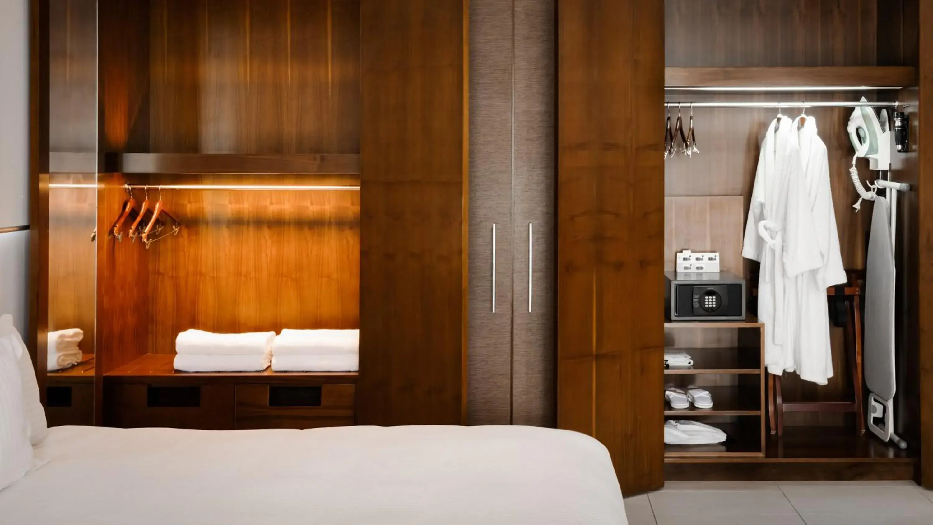 Classic King Room - Accessible in InterContinental Fiji Golf Resort & Spa by IHG Classic King Room - Accessible in InterContinental Fiji Golf Resort & Spa by IHG