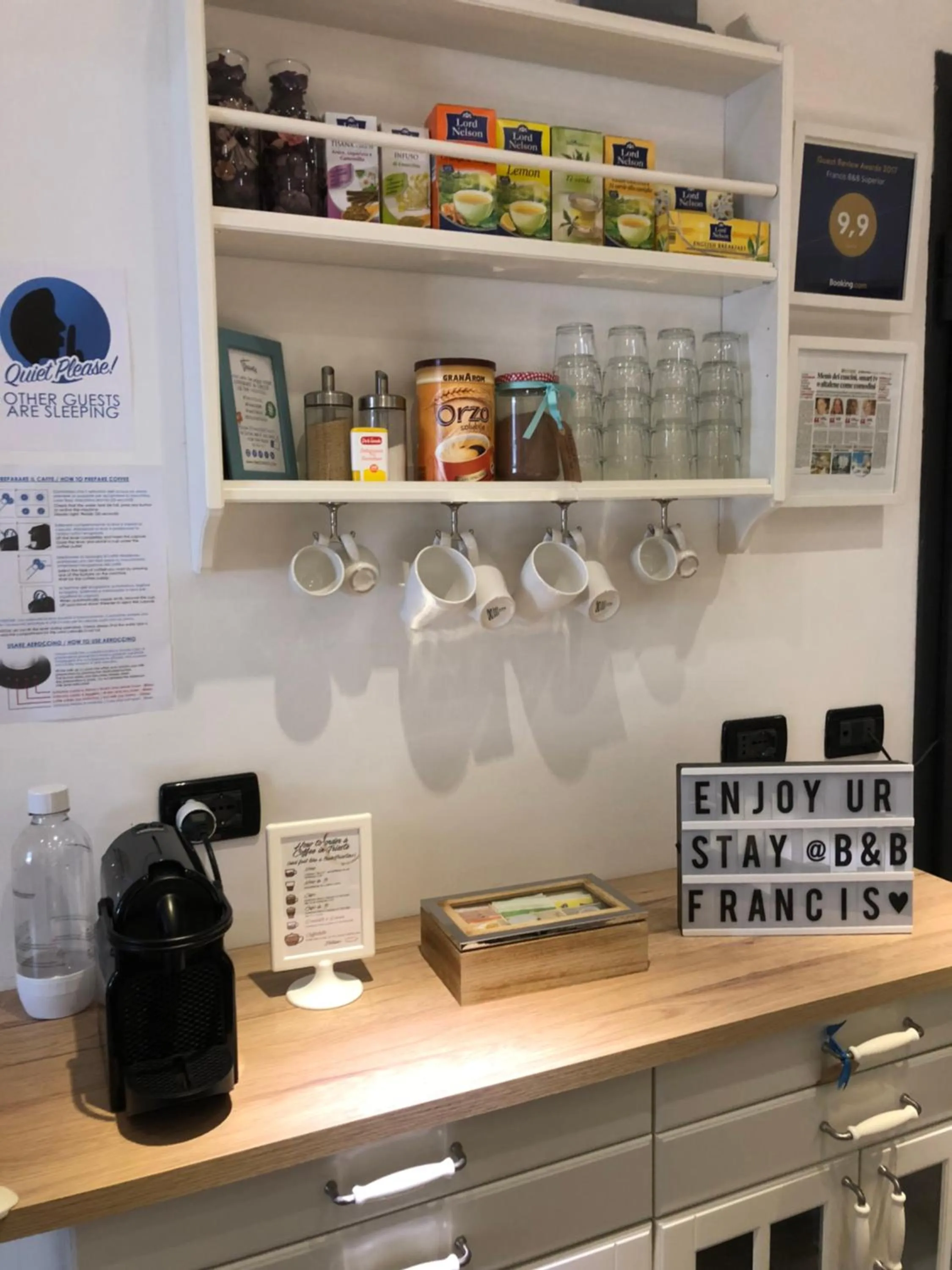 Coffee/tea facilities in Francis Superior Rooms