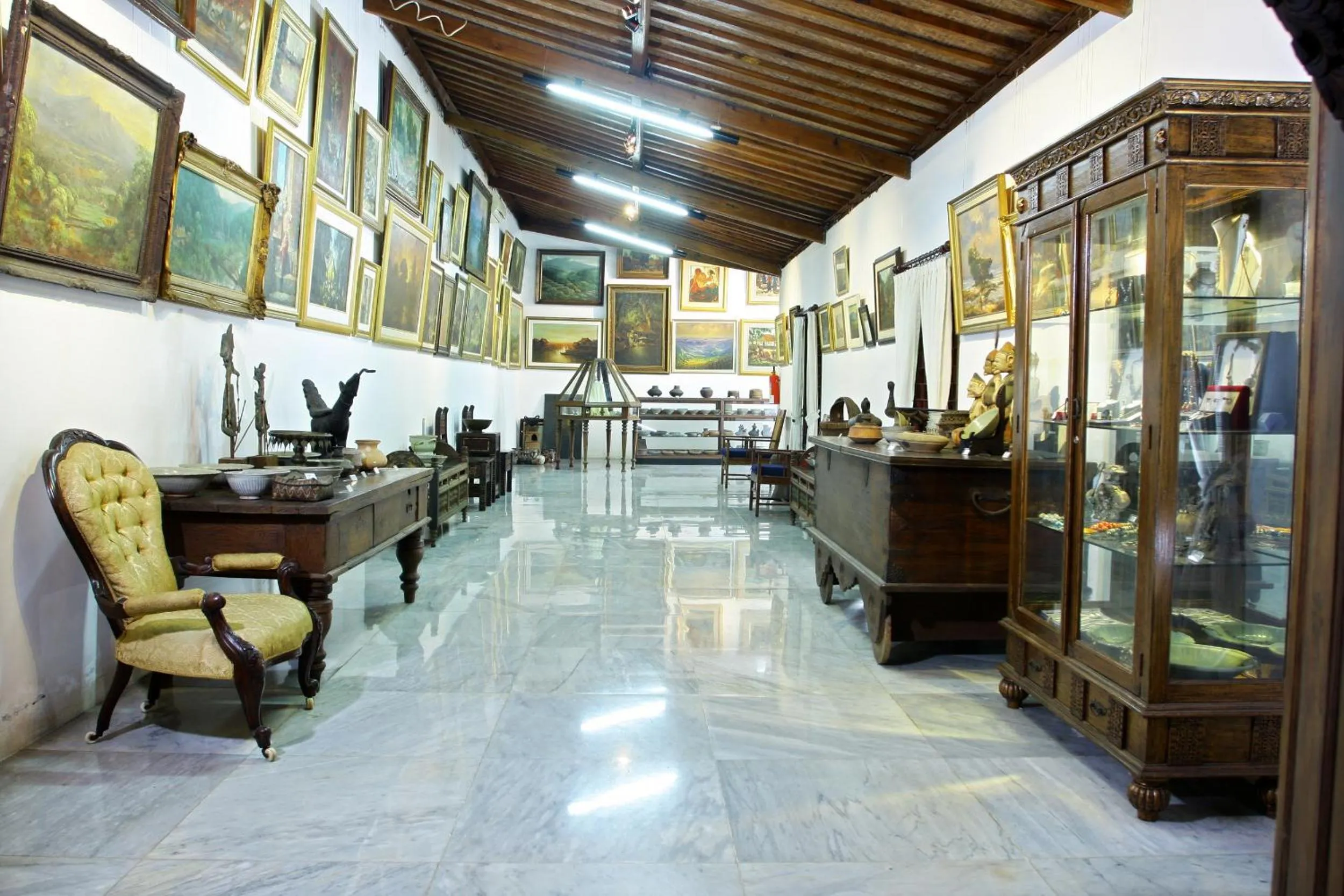 Business facilities in Hills Joglo Villa