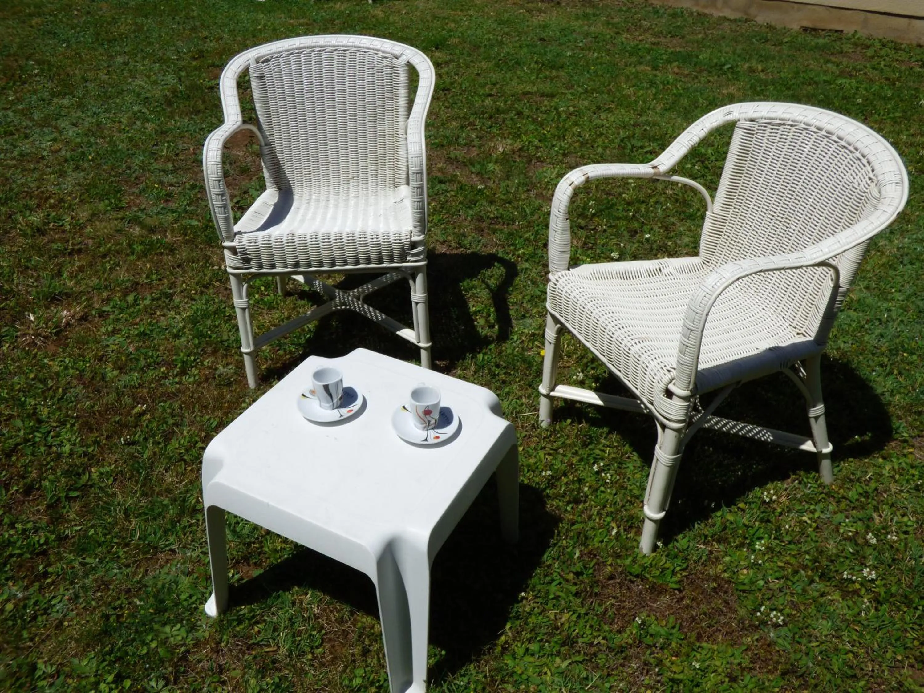 Garden in inspiration by balladins Villefranche-de-Rouergue