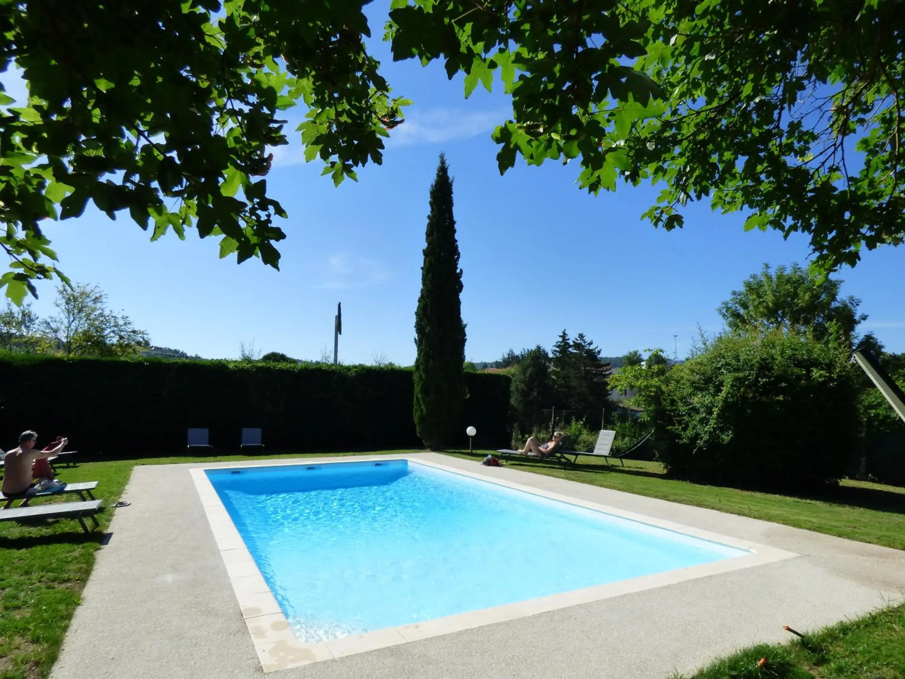 Swimming pool in inspiration by balladins Villefranche-de-Rouergue Swimming pool in inspiration by balladins Villefranche-de-Rouergue
