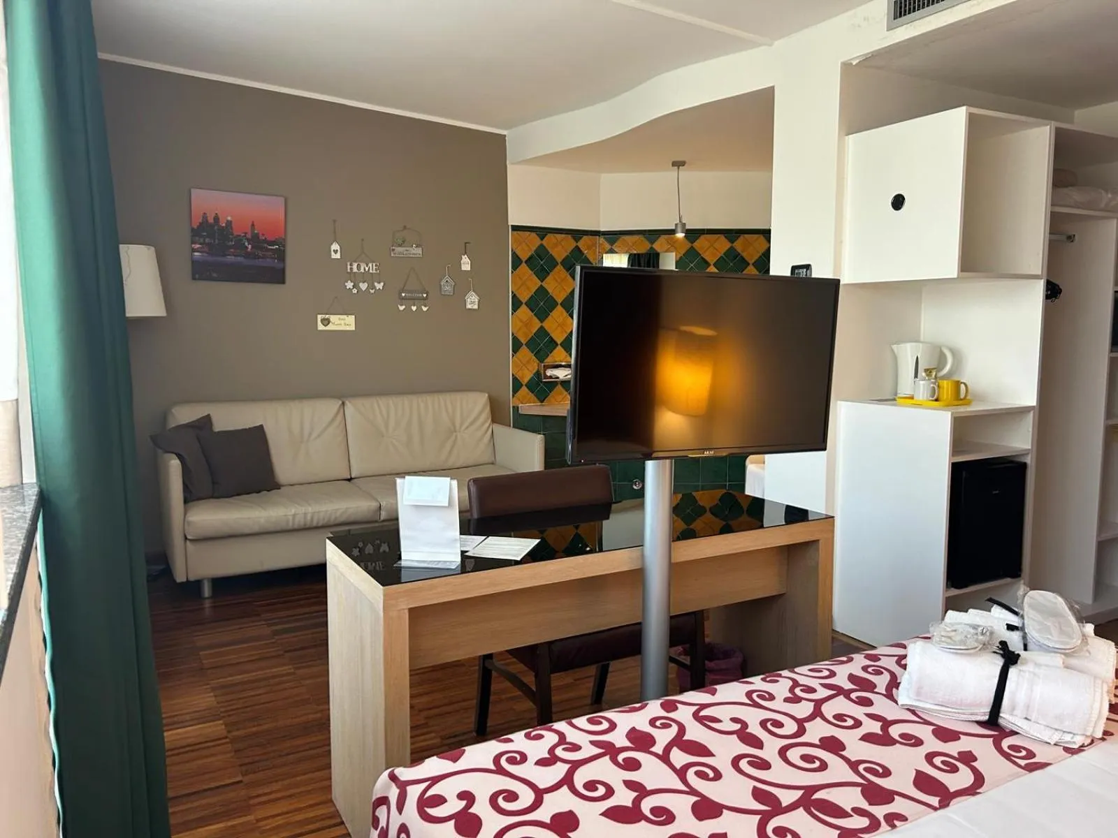 Balcony/Terrace, Bed in Cascina Scova Resort