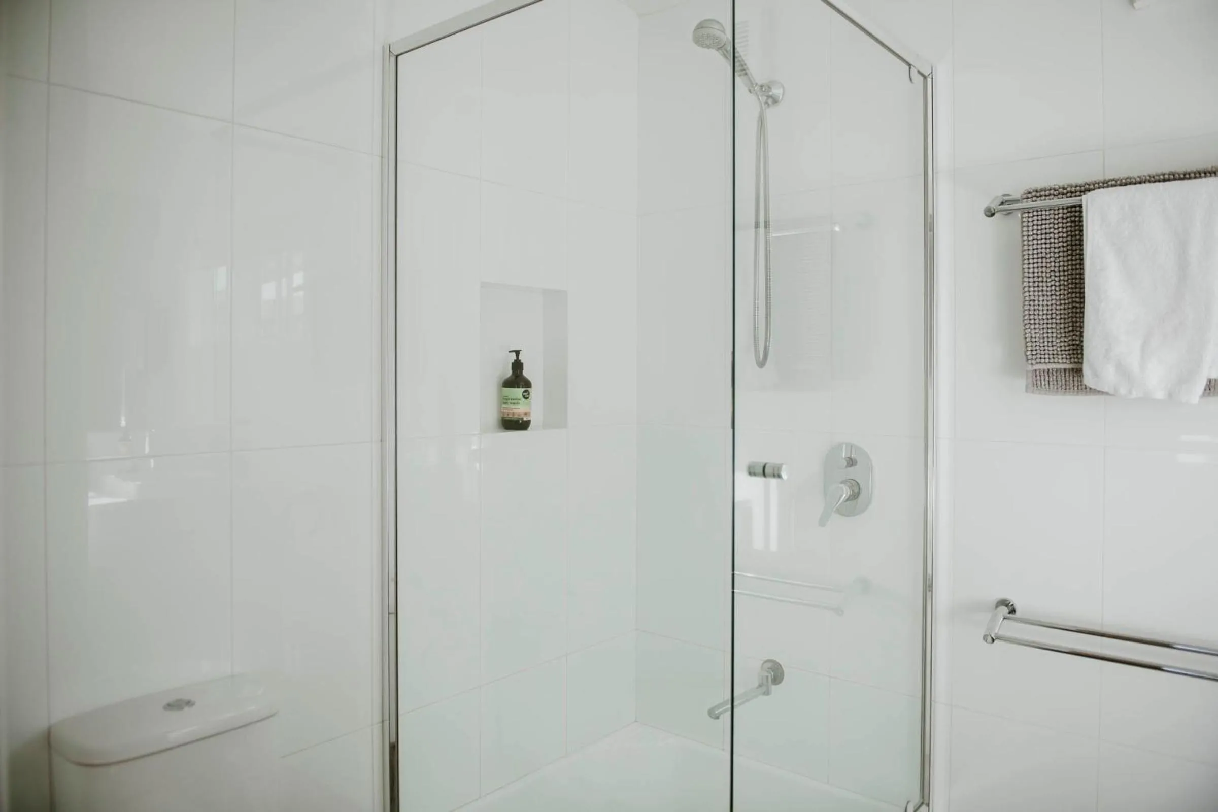 Bathroom in Surfside Cudmirrah Beach