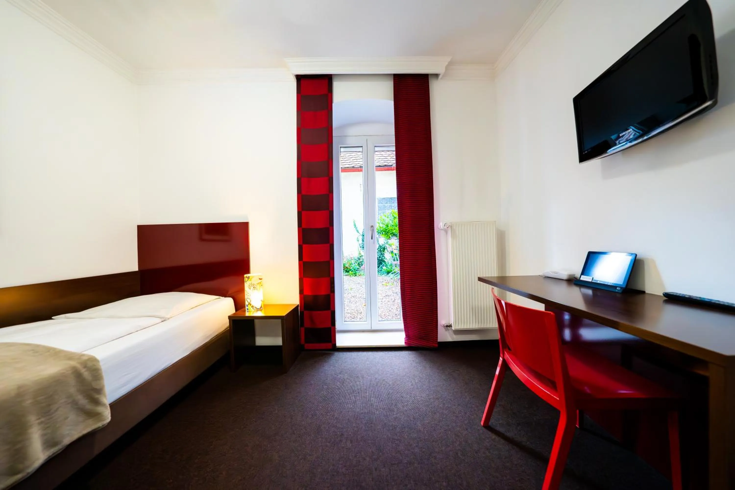 Staff, Bed in Hotel Bergbauer mit Late-Self-Check-IN