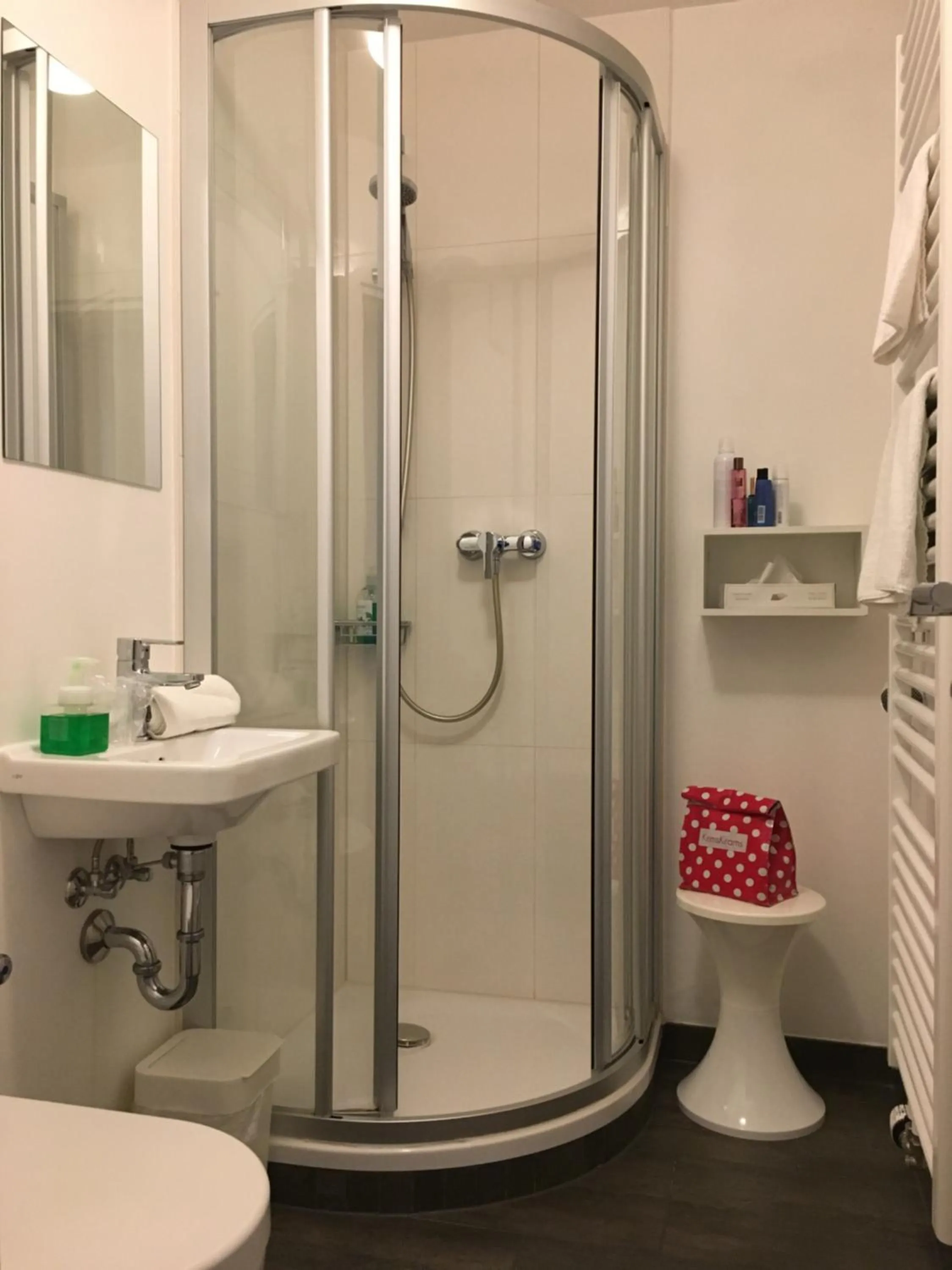 Bathroom in Hotel Bergbauer mit Late-Self-Check-IN