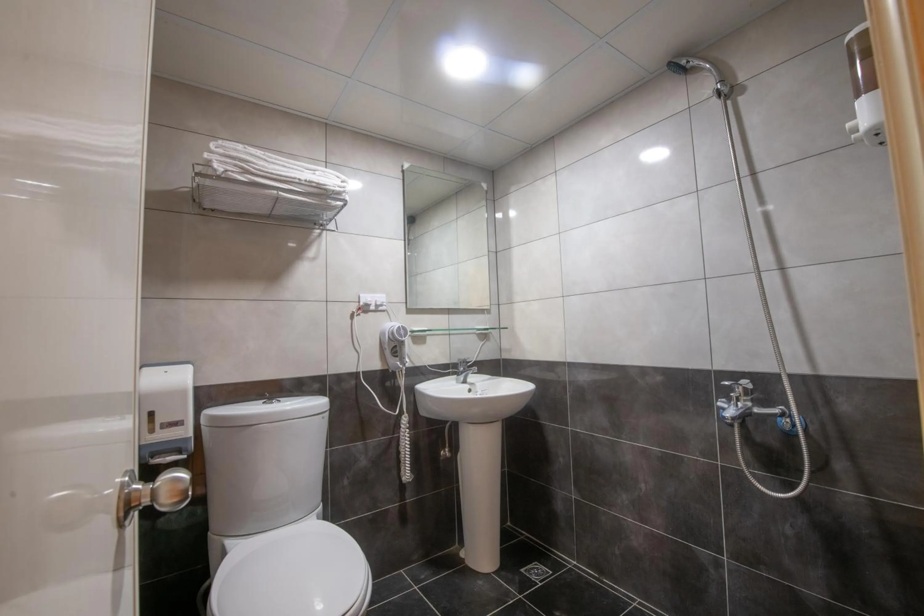 Shower in England Vacation Hotel