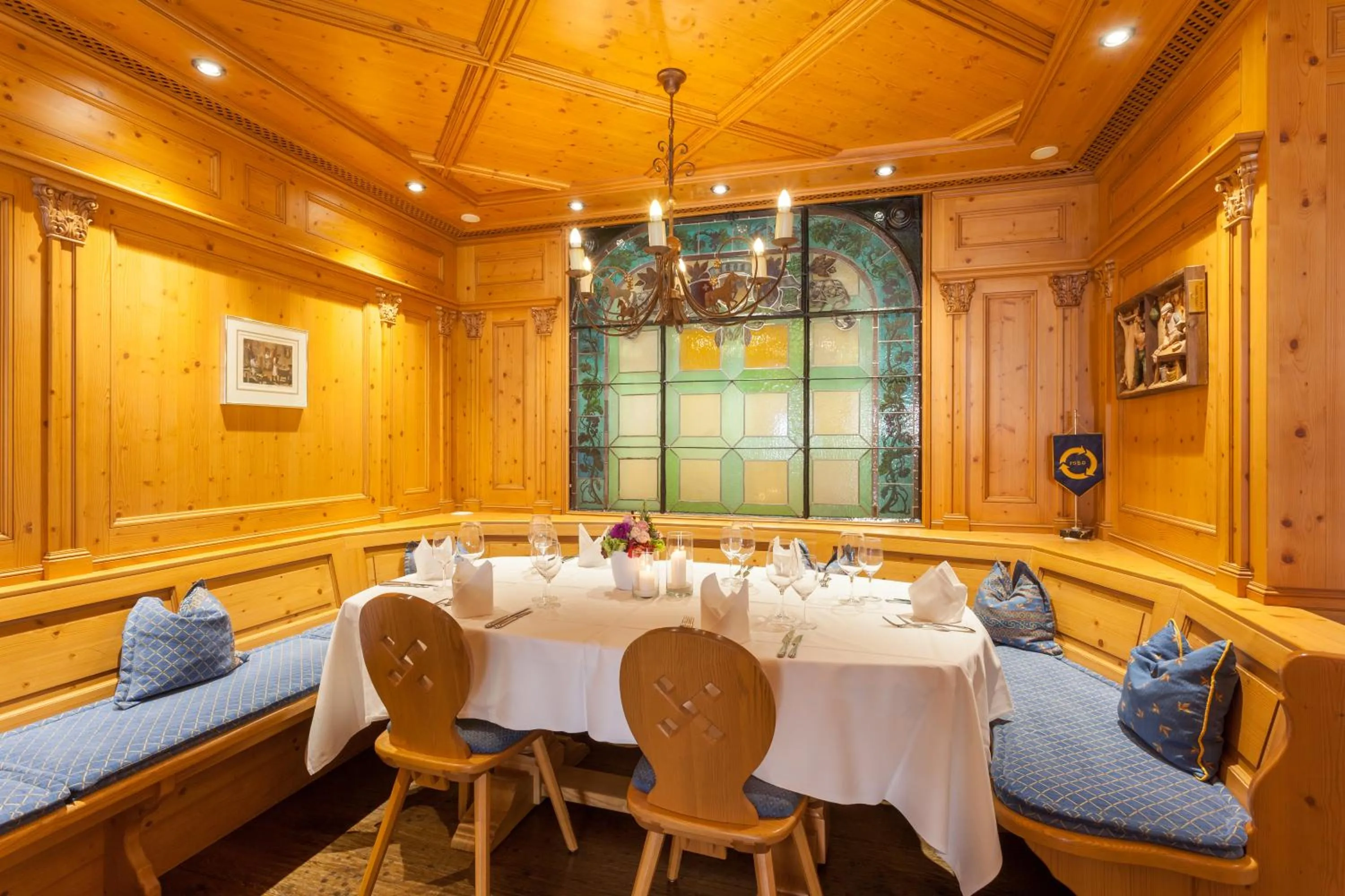 Restaurant/places to eat in Weisses Rössli Swiss Quality Hotel