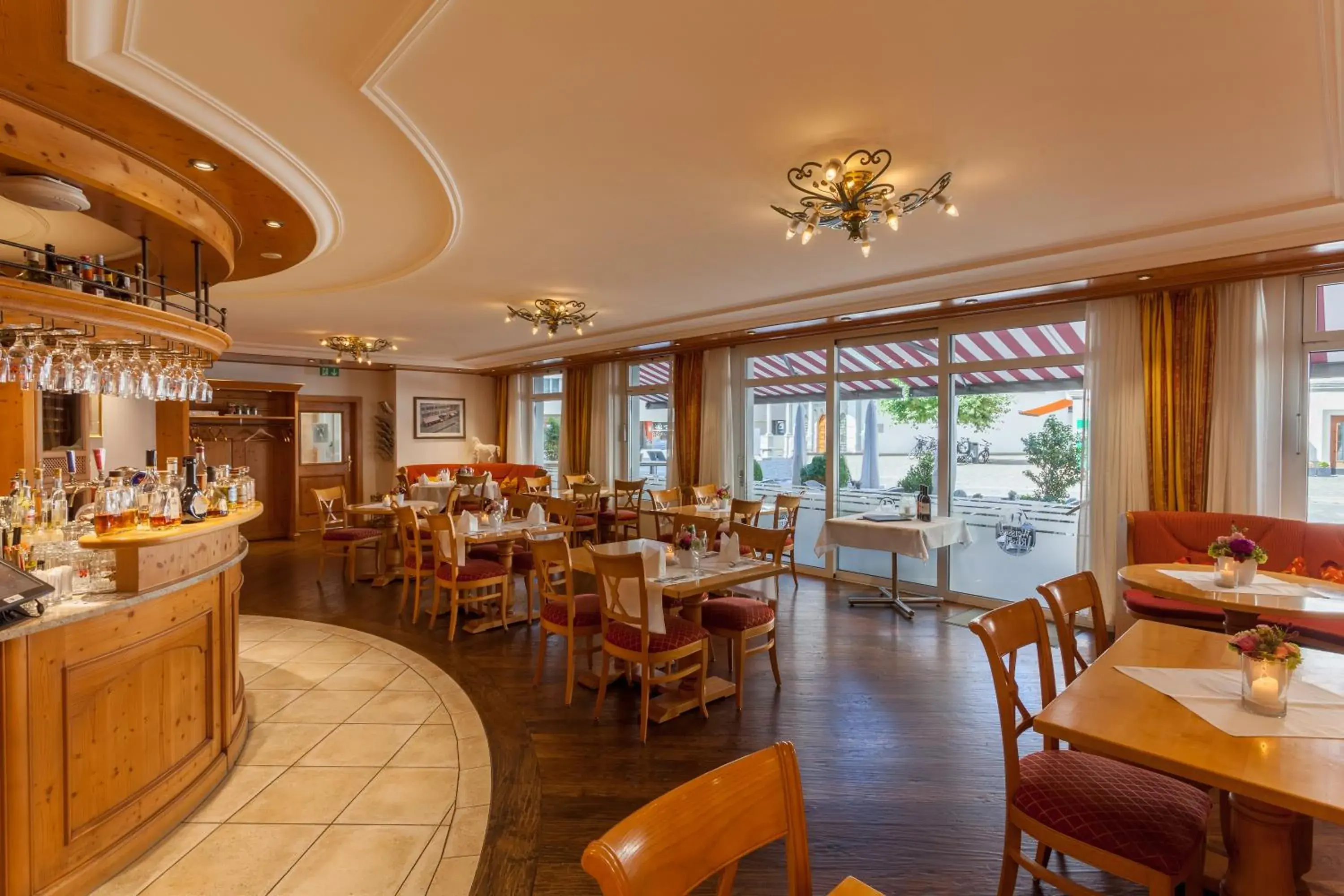 Restaurant/places to eat in Weisses Rössli Swiss Quality Hotel Restaurant/places to eat in Weisses Rössli Swiss Quality Hotel