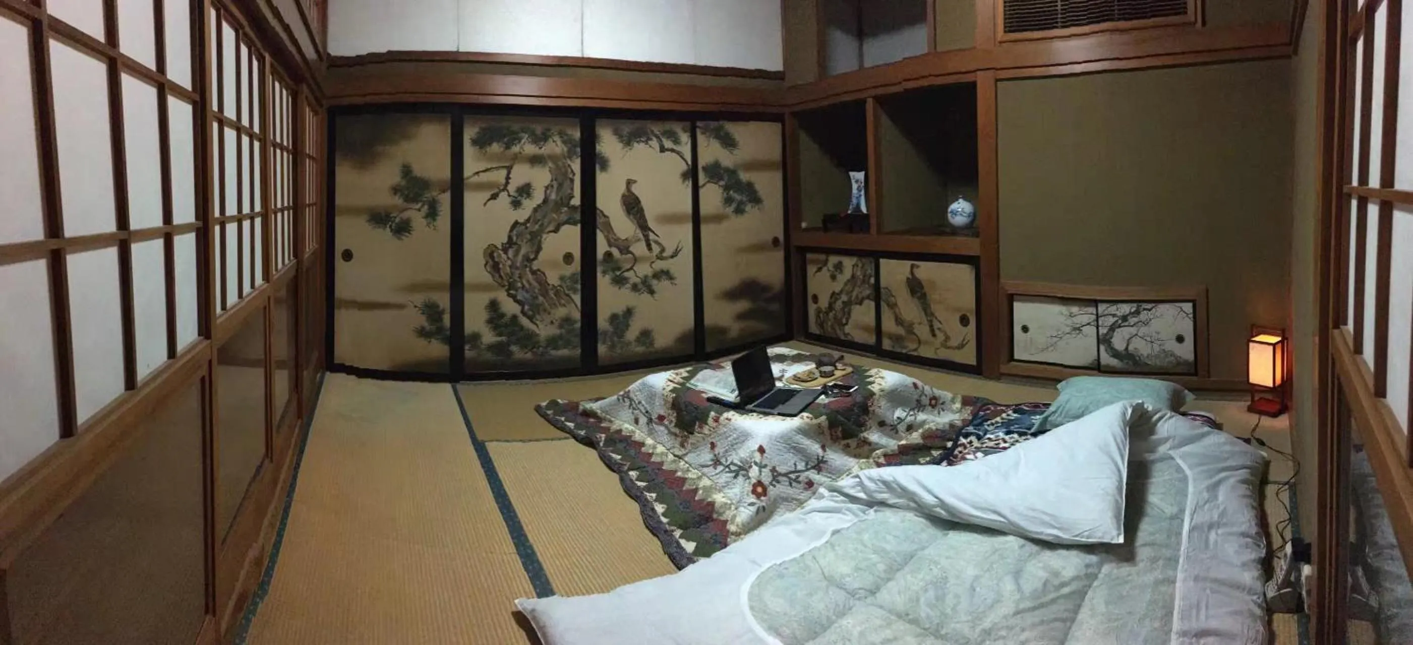 Bed in Kougetsu Sanso -- Moon Villa in Tokyo
