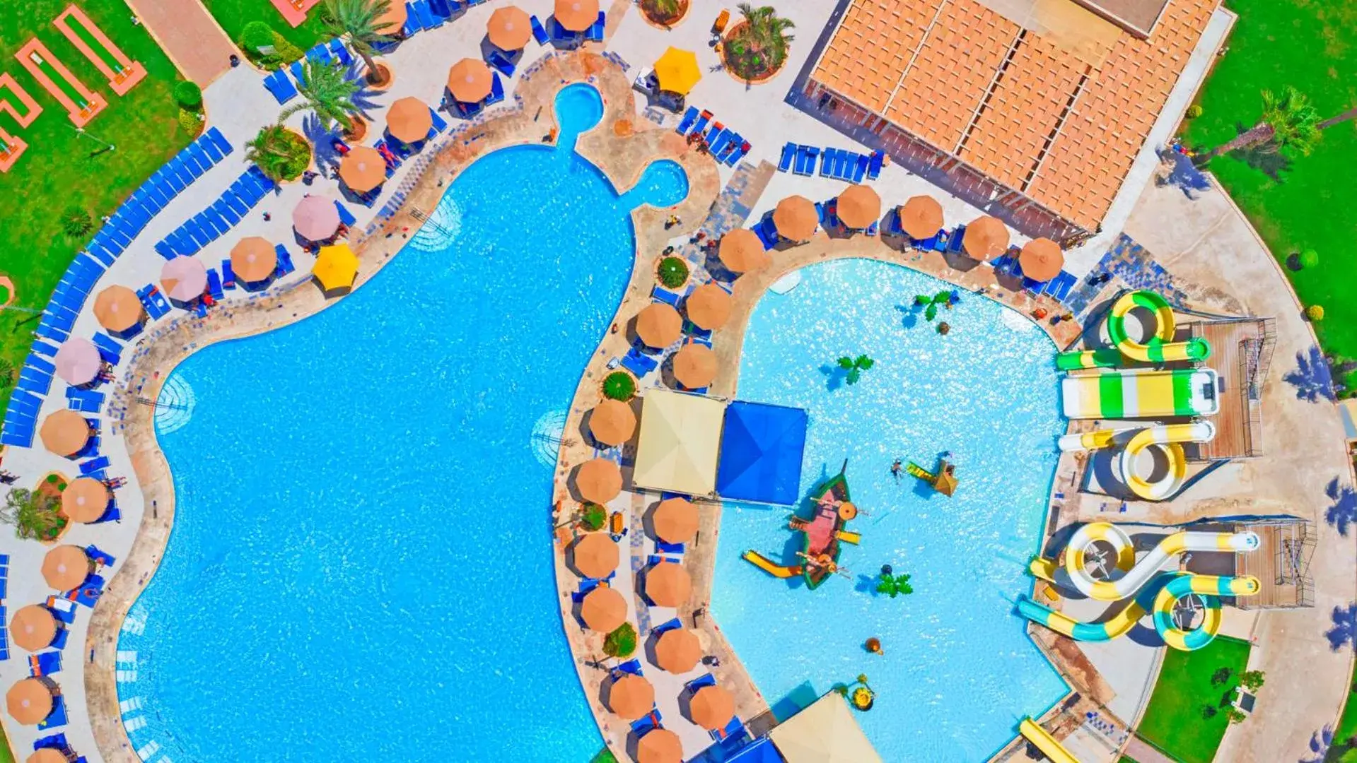 Bird's eye view in Pickalbatros Royal Moderna Sharm "Aqua Park" Bird's eye view in Pickalbatros Royal Moderna Sharm "Aqua Park"