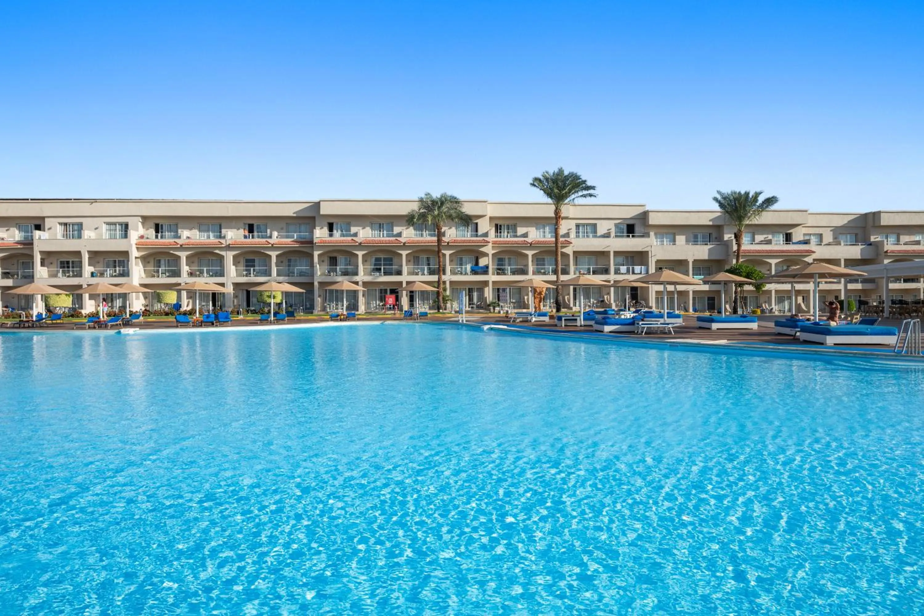 Day in Pickalbatros Royal Moderna Sharm "Aqua Park"- All inclusive