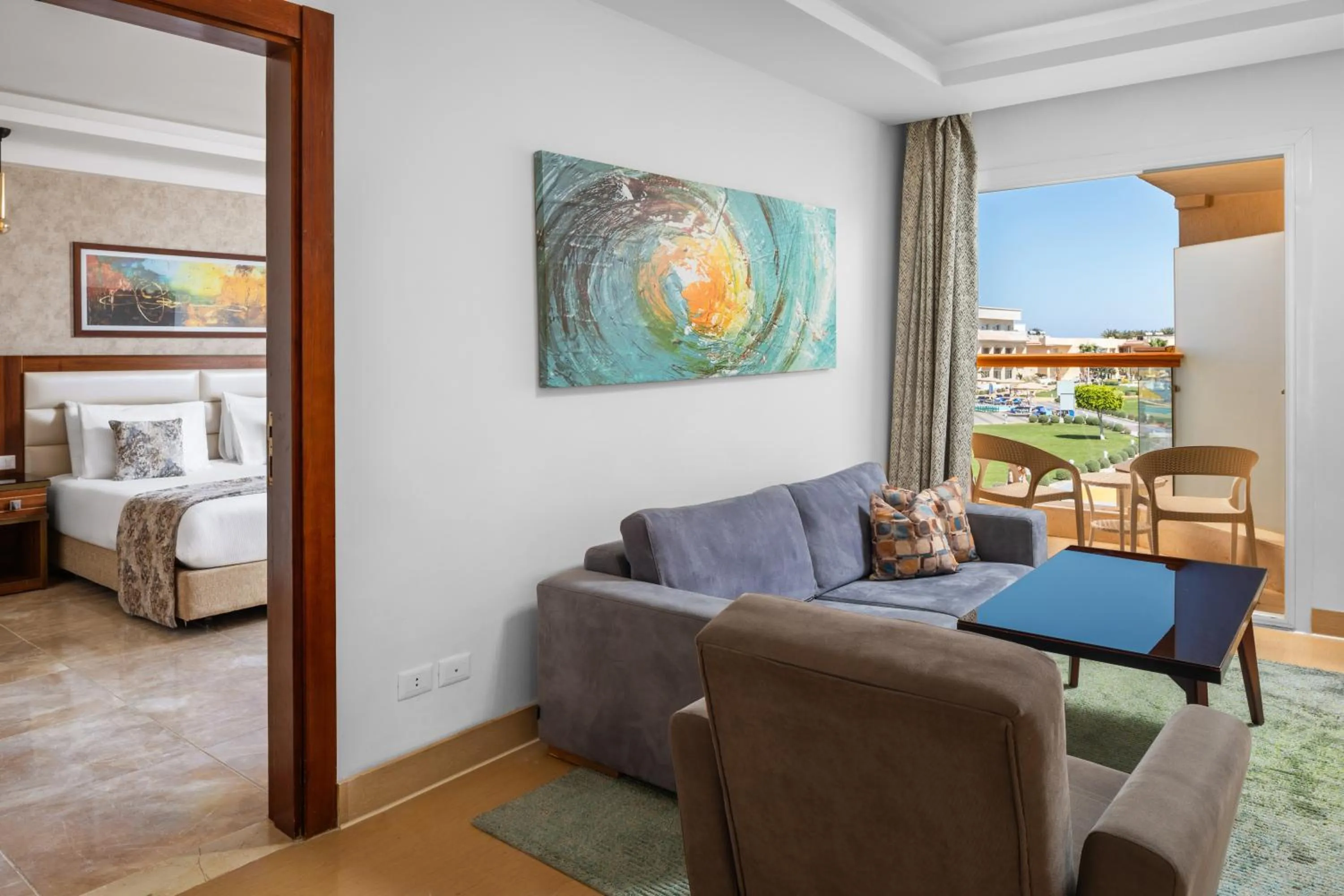 Garden view, Bed in Pickalbatros Royal Moderna Sharm "Aqua Park"- All inclusive