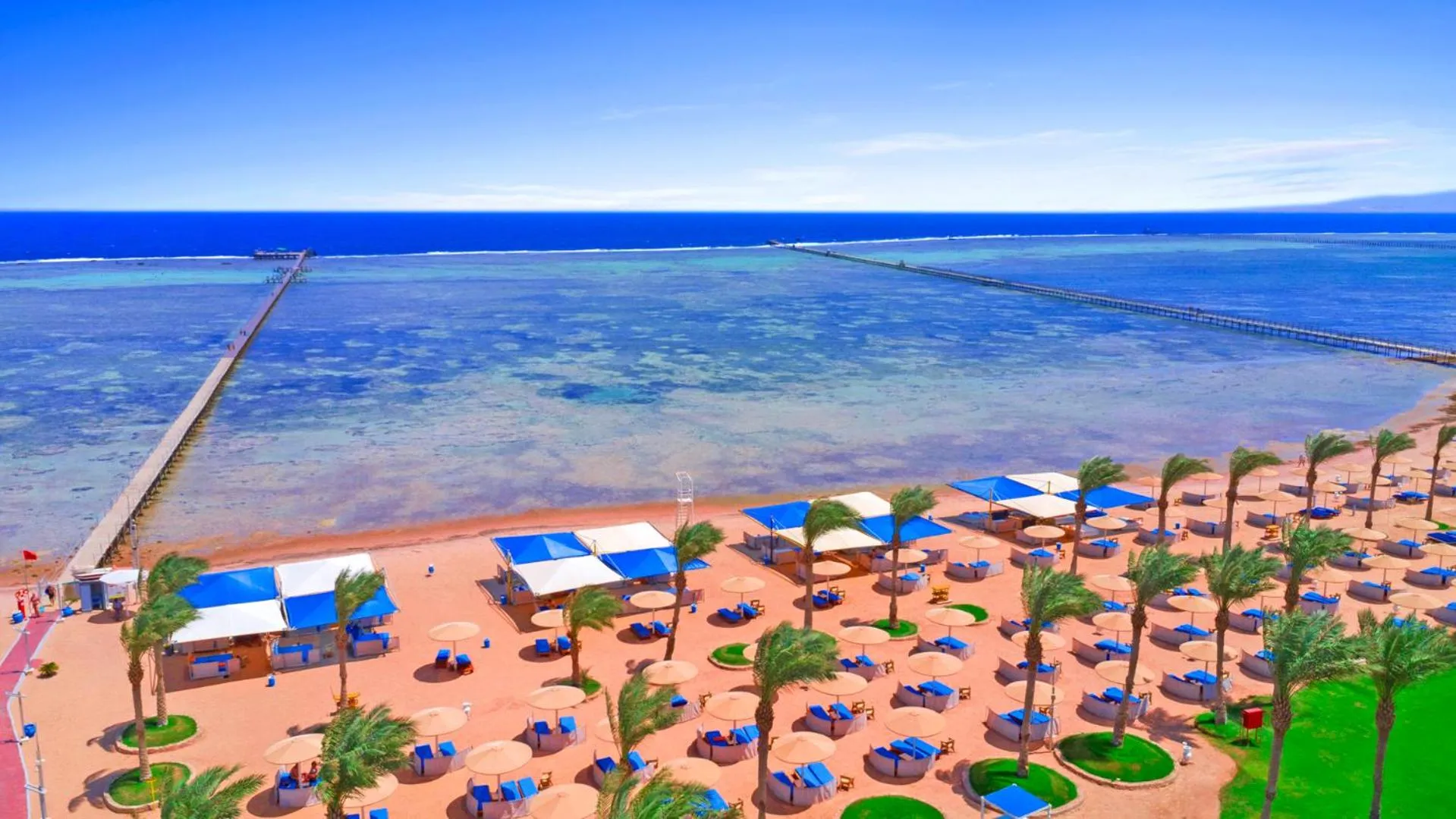 Beach in Pickalbatros Royal Moderna Sharm "Aqua Park"- All inclusive