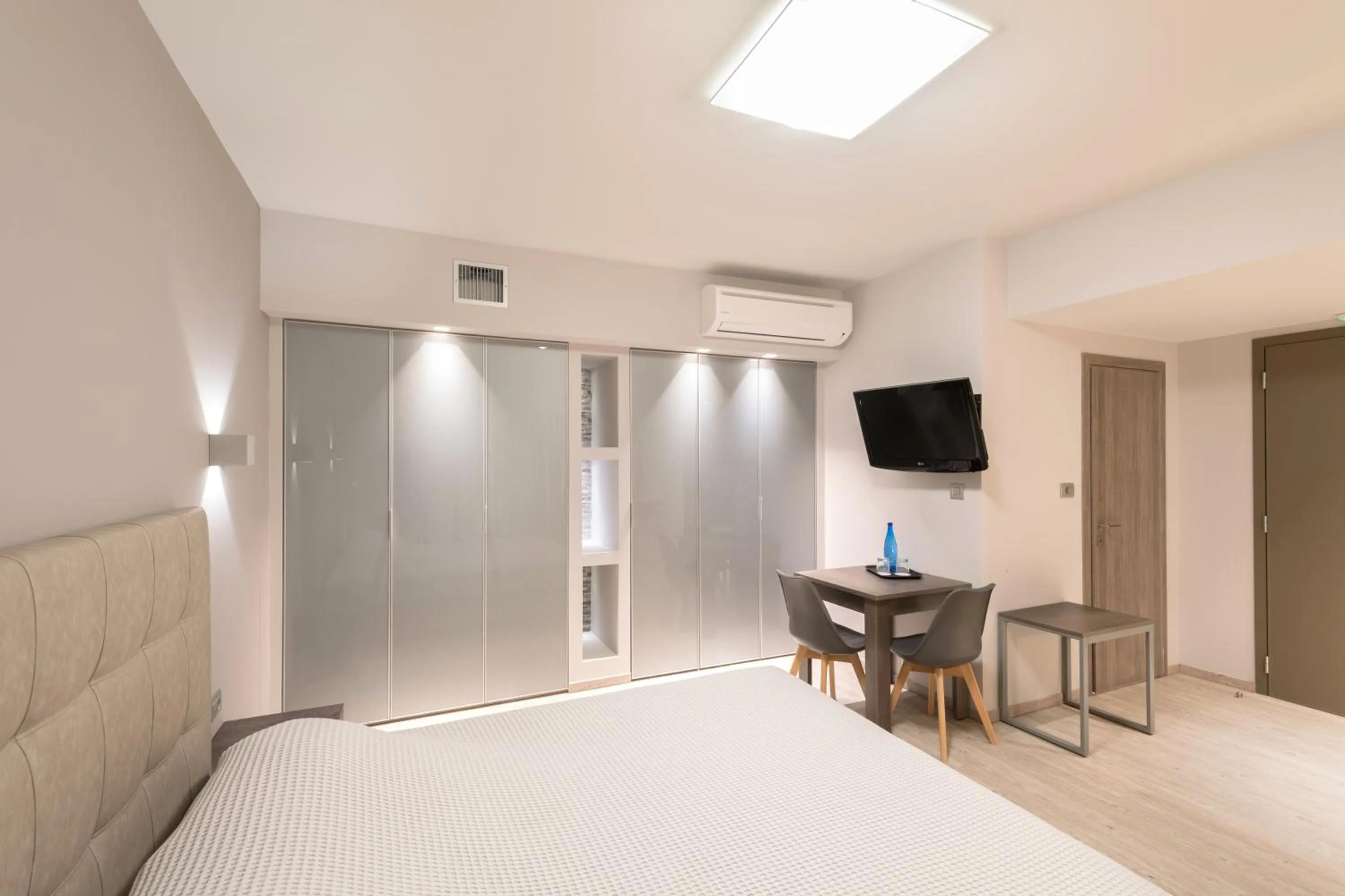 Photo of the whole room, Bed in Castello Hotel