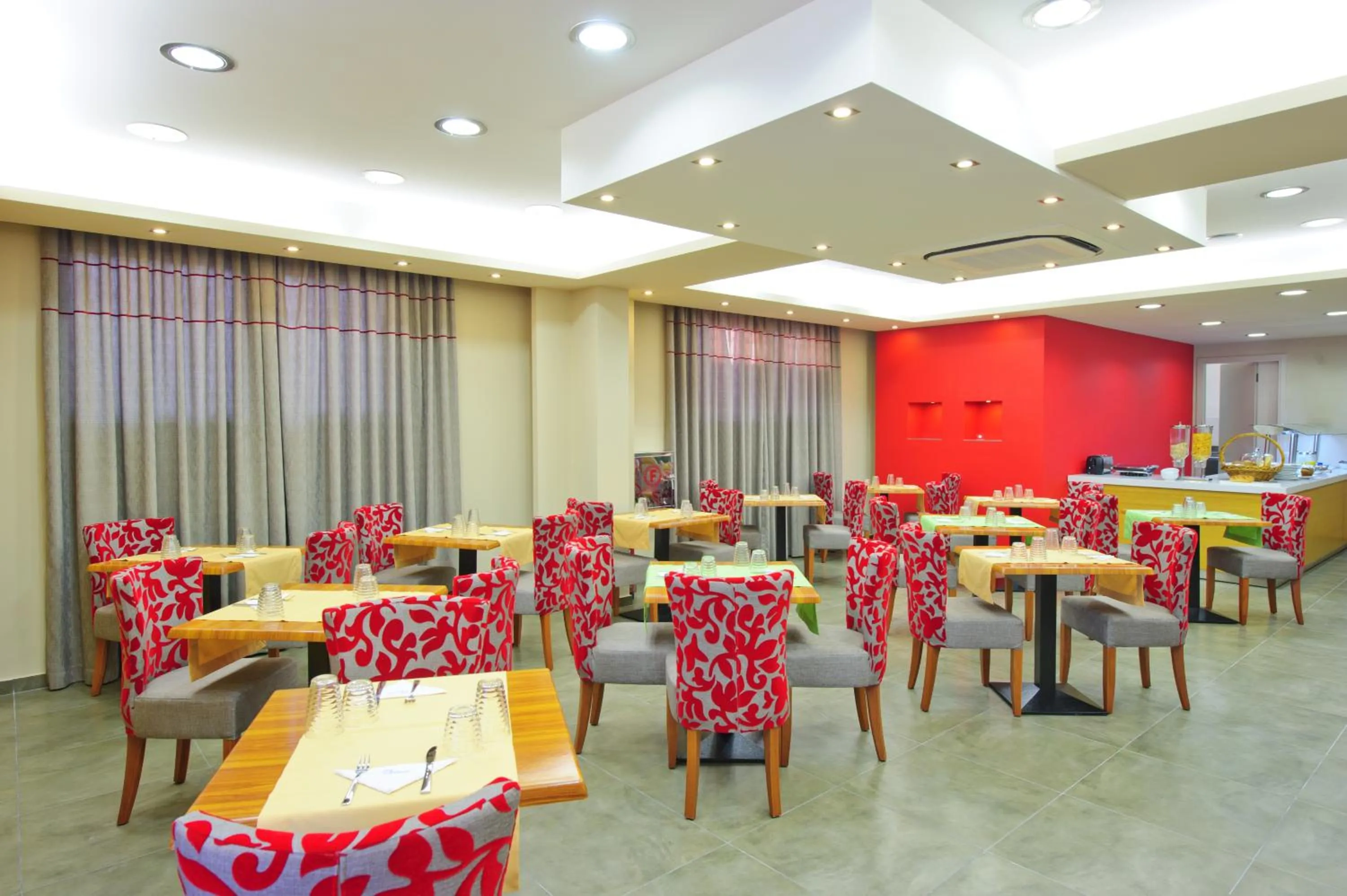 Restaurant/places to eat in Castello Hotel