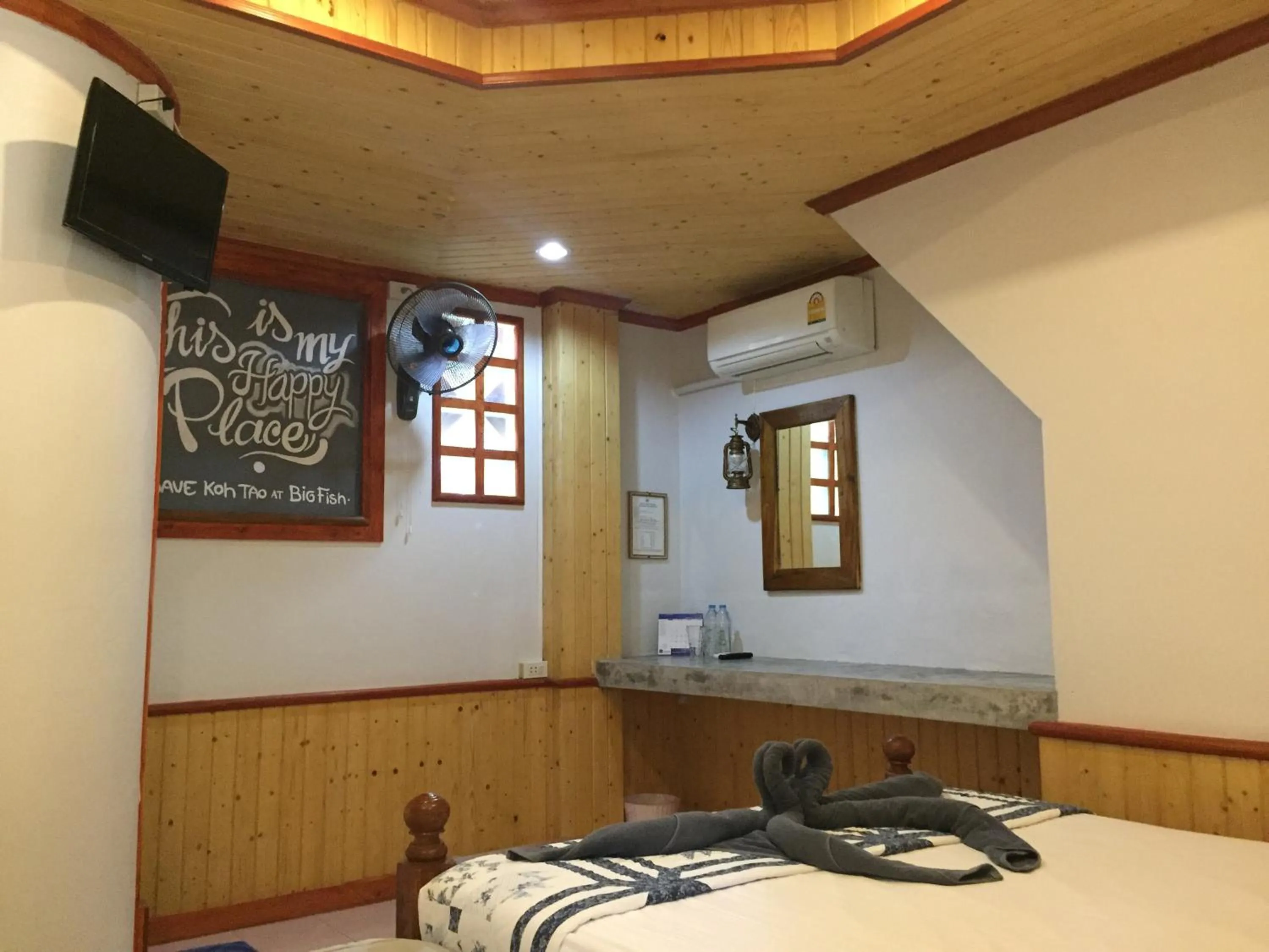 Bed in Big Fish Resort Koh Tao