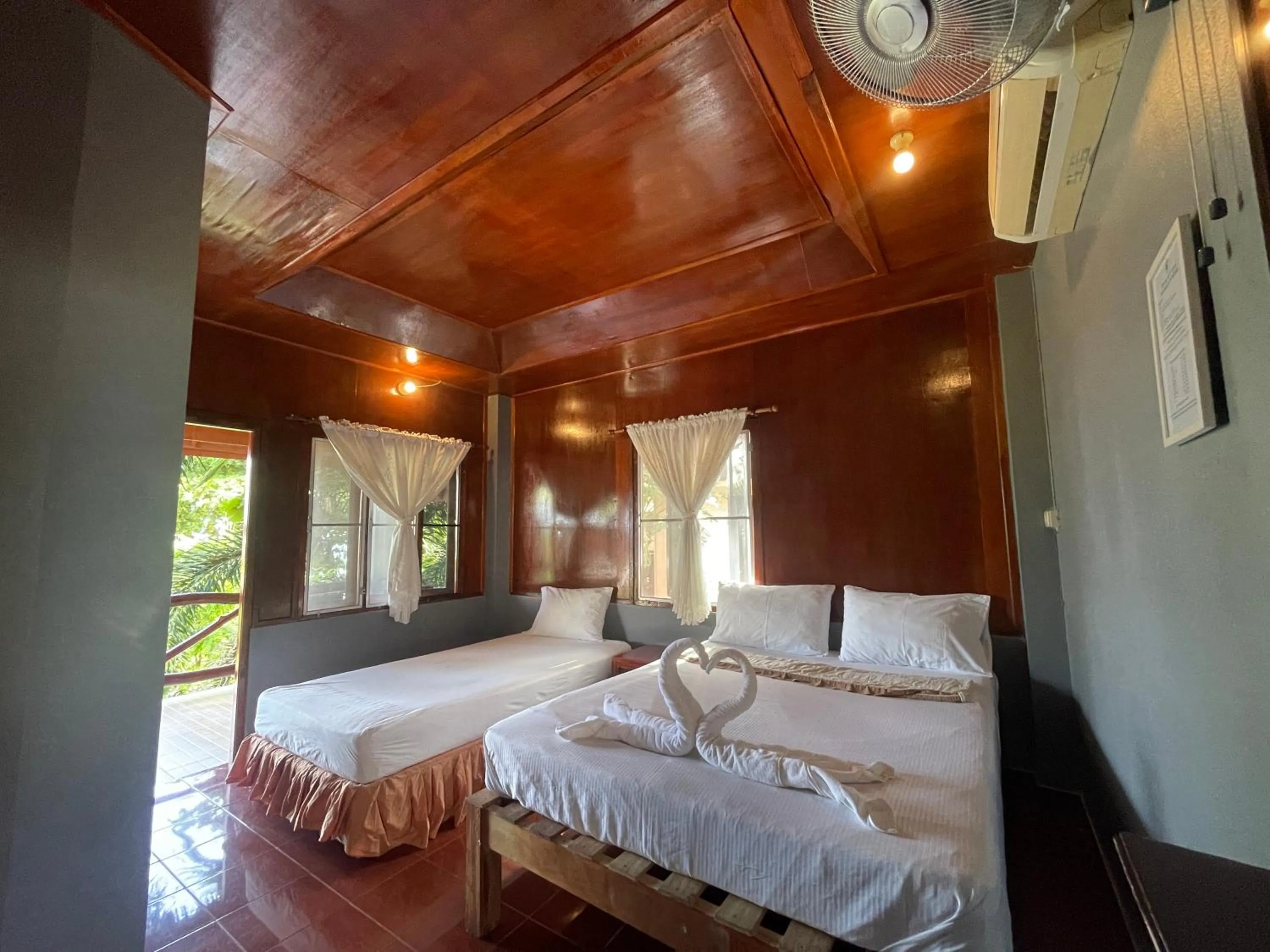 Bed in Big Fish Resort Koh Tao