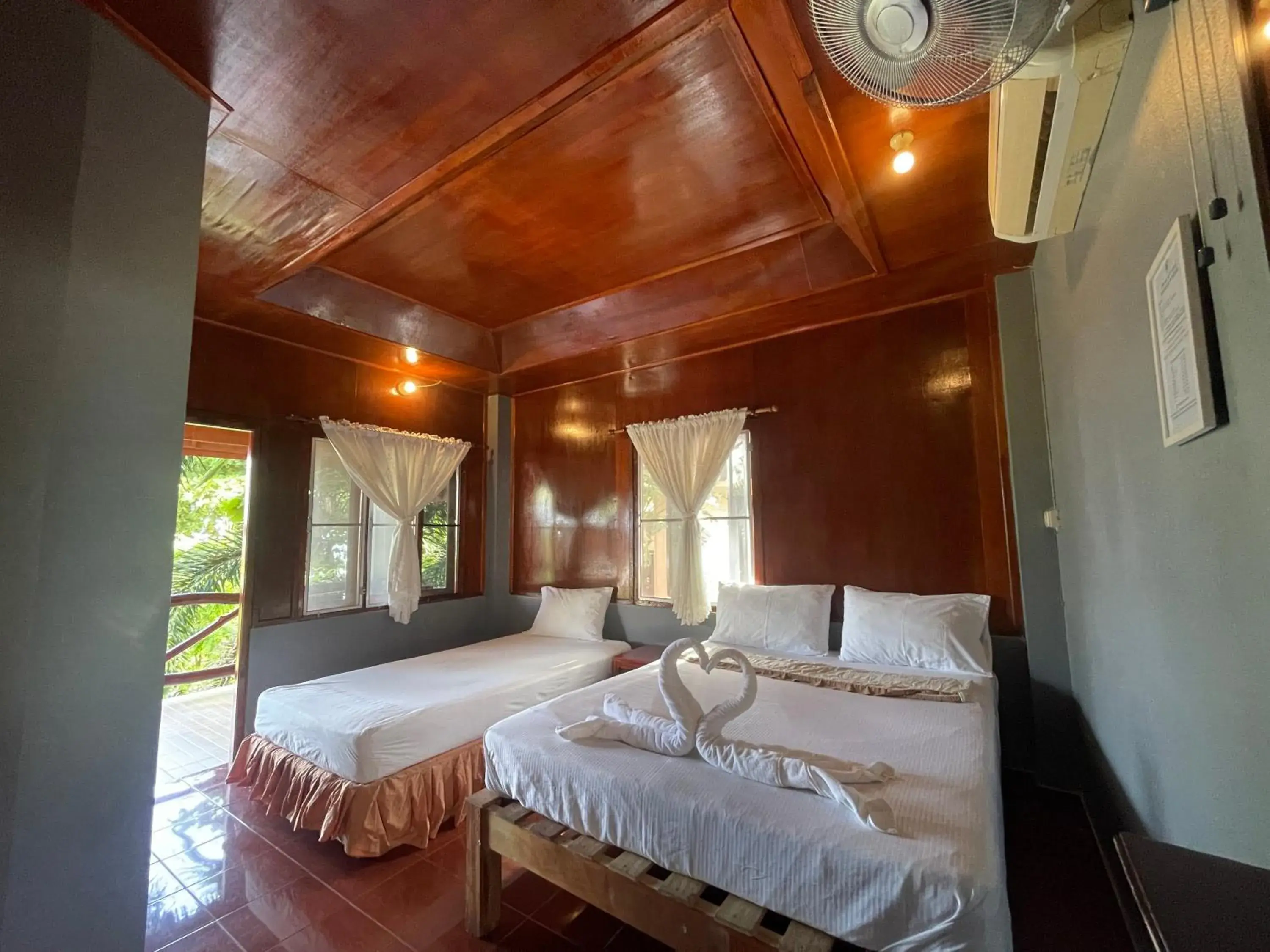 Bed in Big Fish Resort Koh Tao Bed in Big Fish Resort Koh Tao