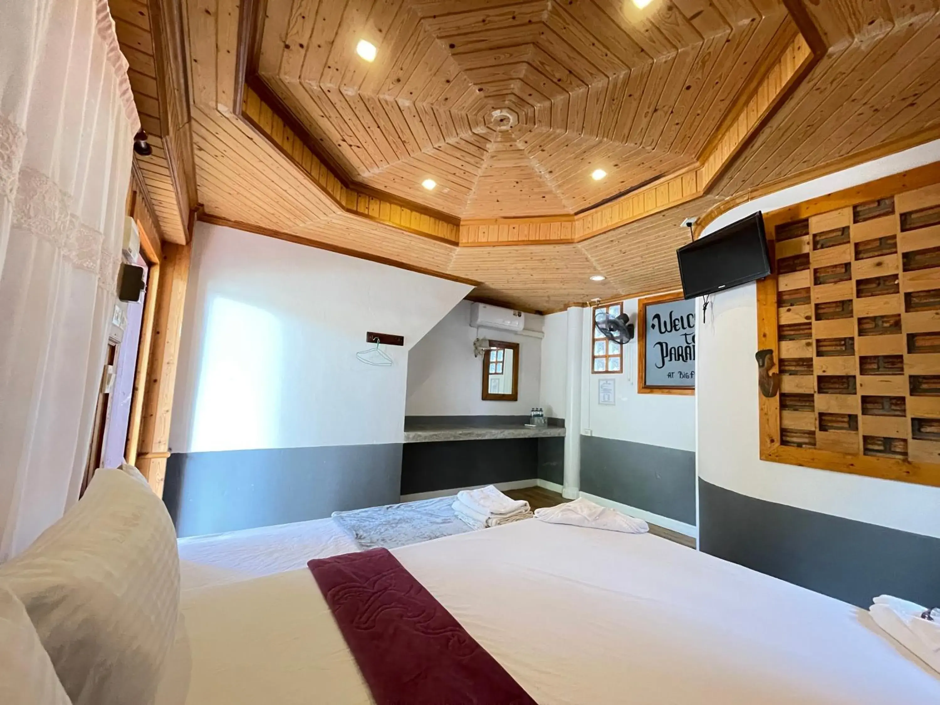 Bed in Big Fish Resort Koh Tao Bed in Big Fish Resort Koh Tao