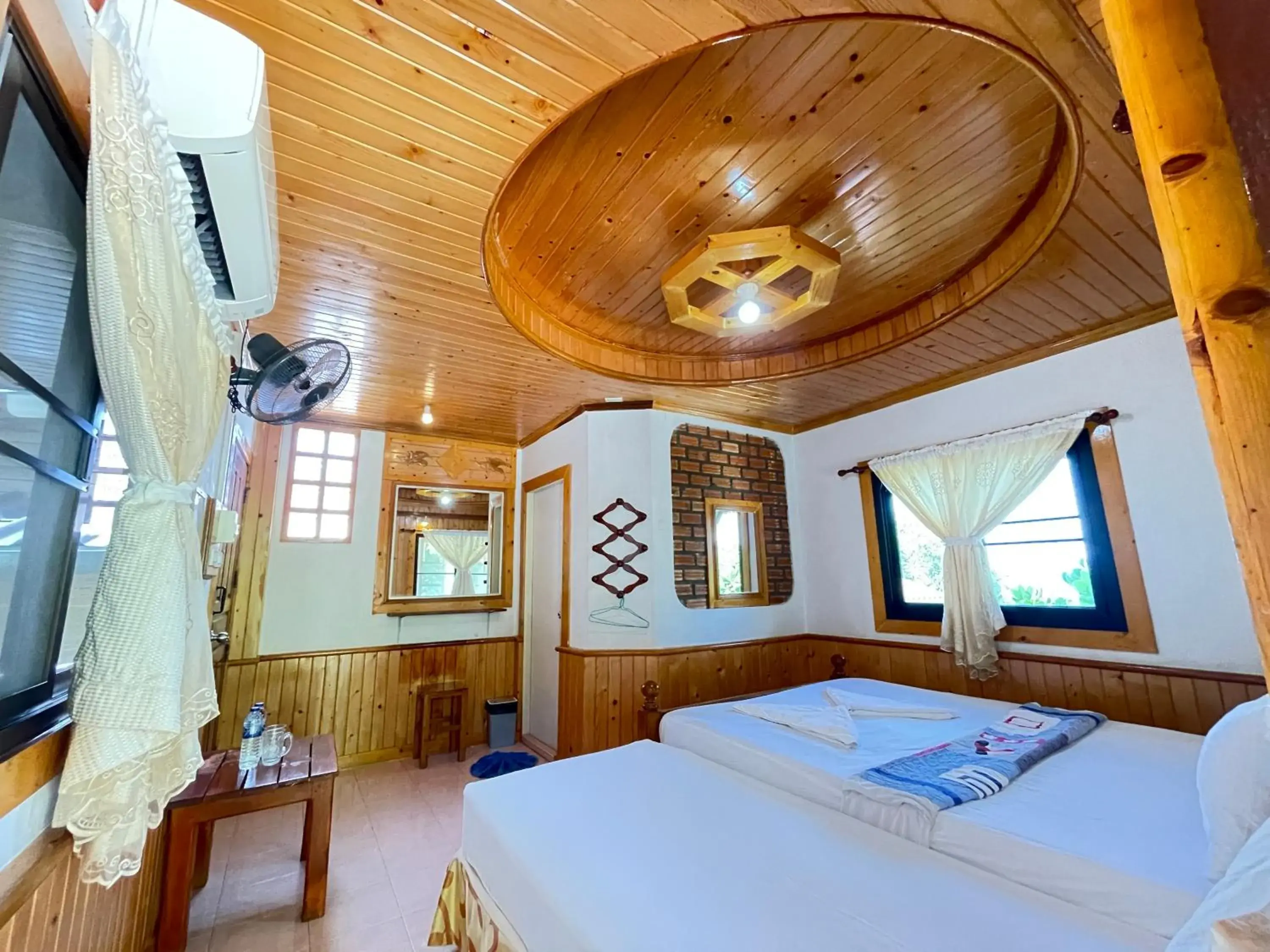 Bed in Big Fish Resort Koh Tao Bed in Big Fish Resort Koh Tao