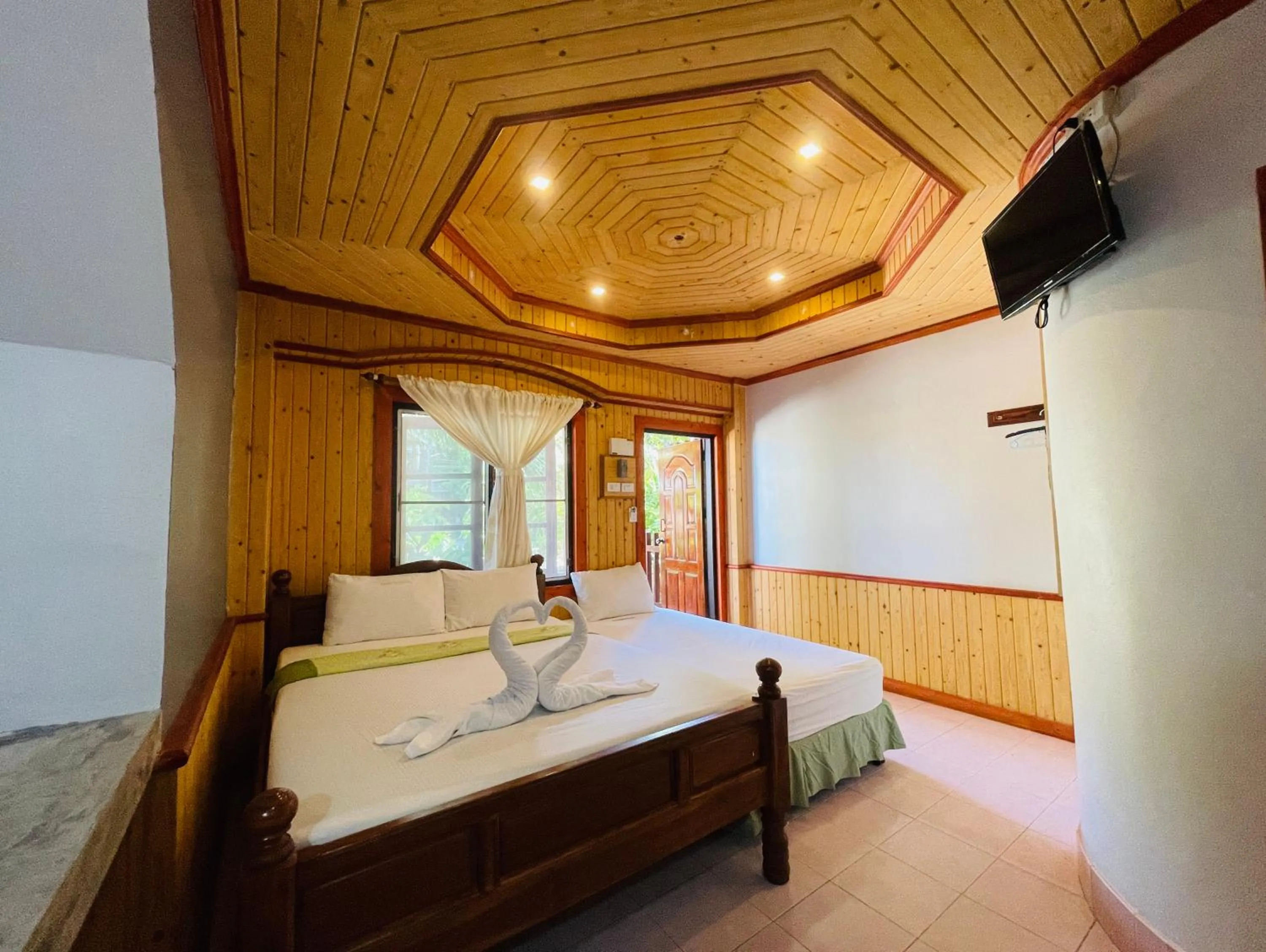 Bed in Big Fish Resort Koh Tao