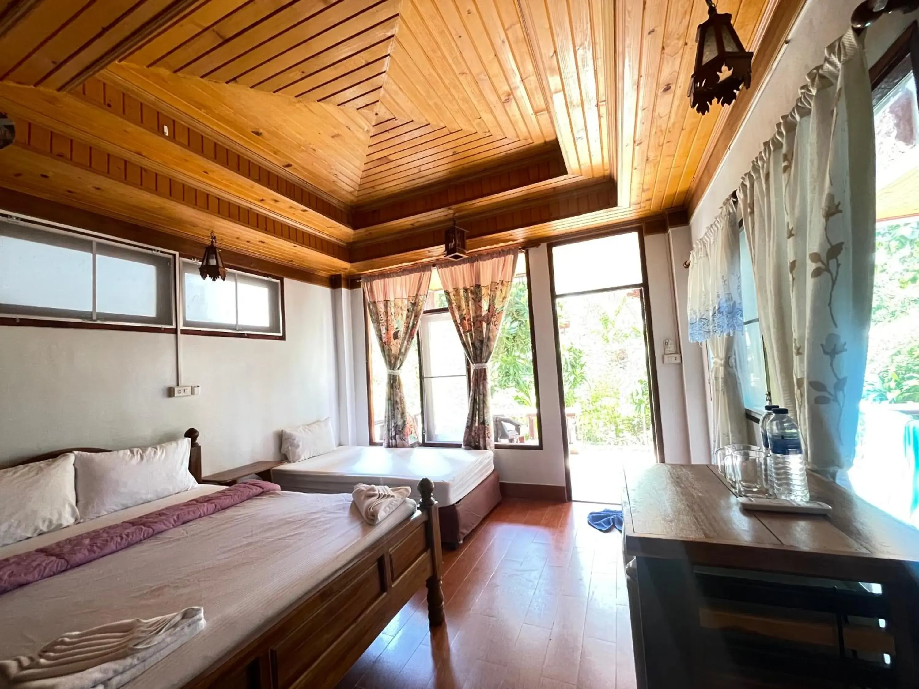 Bed in Big Fish Resort Koh Tao Bed in Big Fish Resort Koh Tao