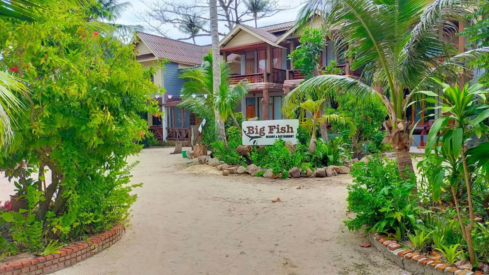 Inner courtyard view in Big Fish Resort Koh Tao