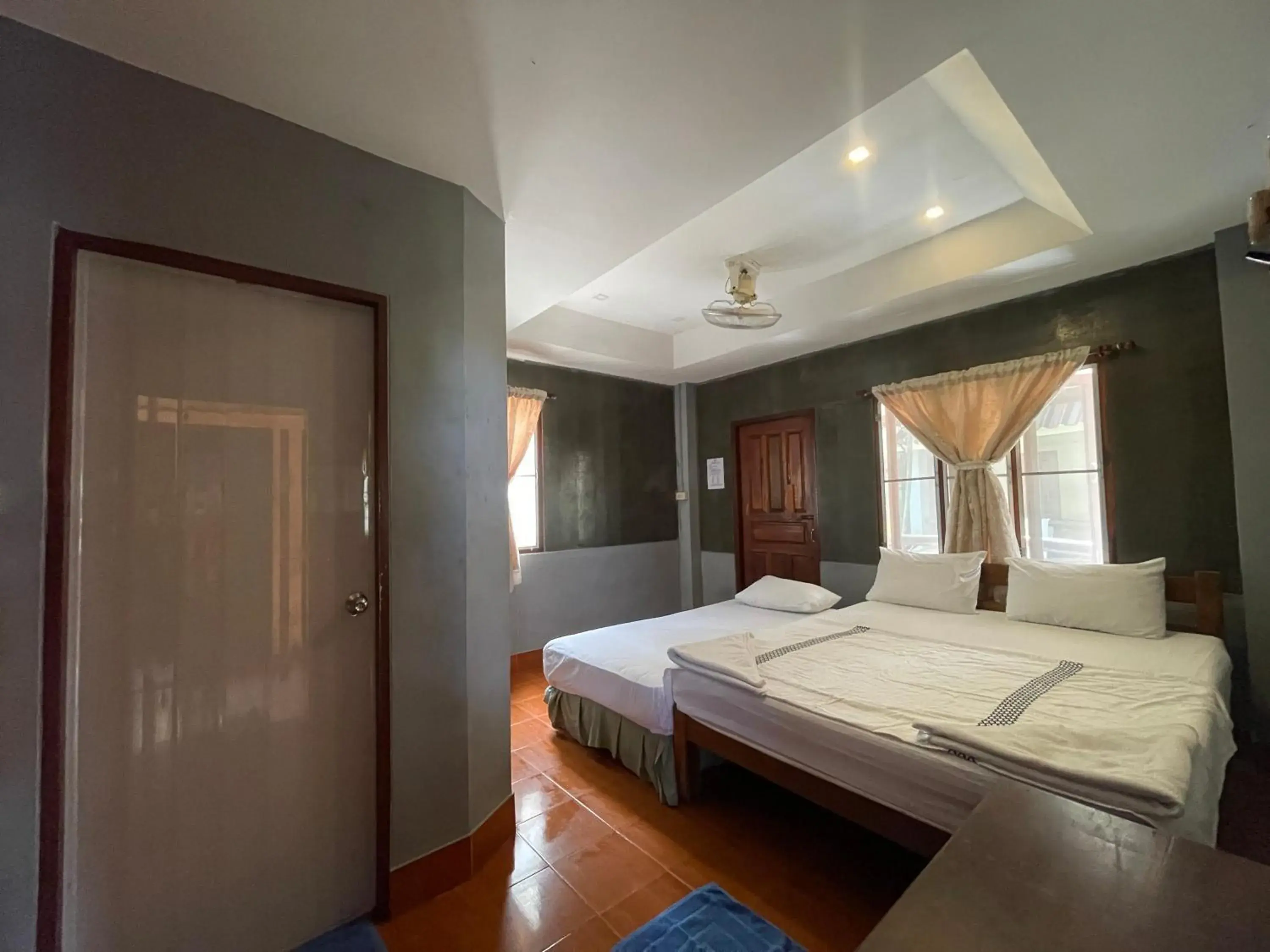 Bed in Big Fish Resort Koh Tao Bed in Big Fish Resort Koh Tao