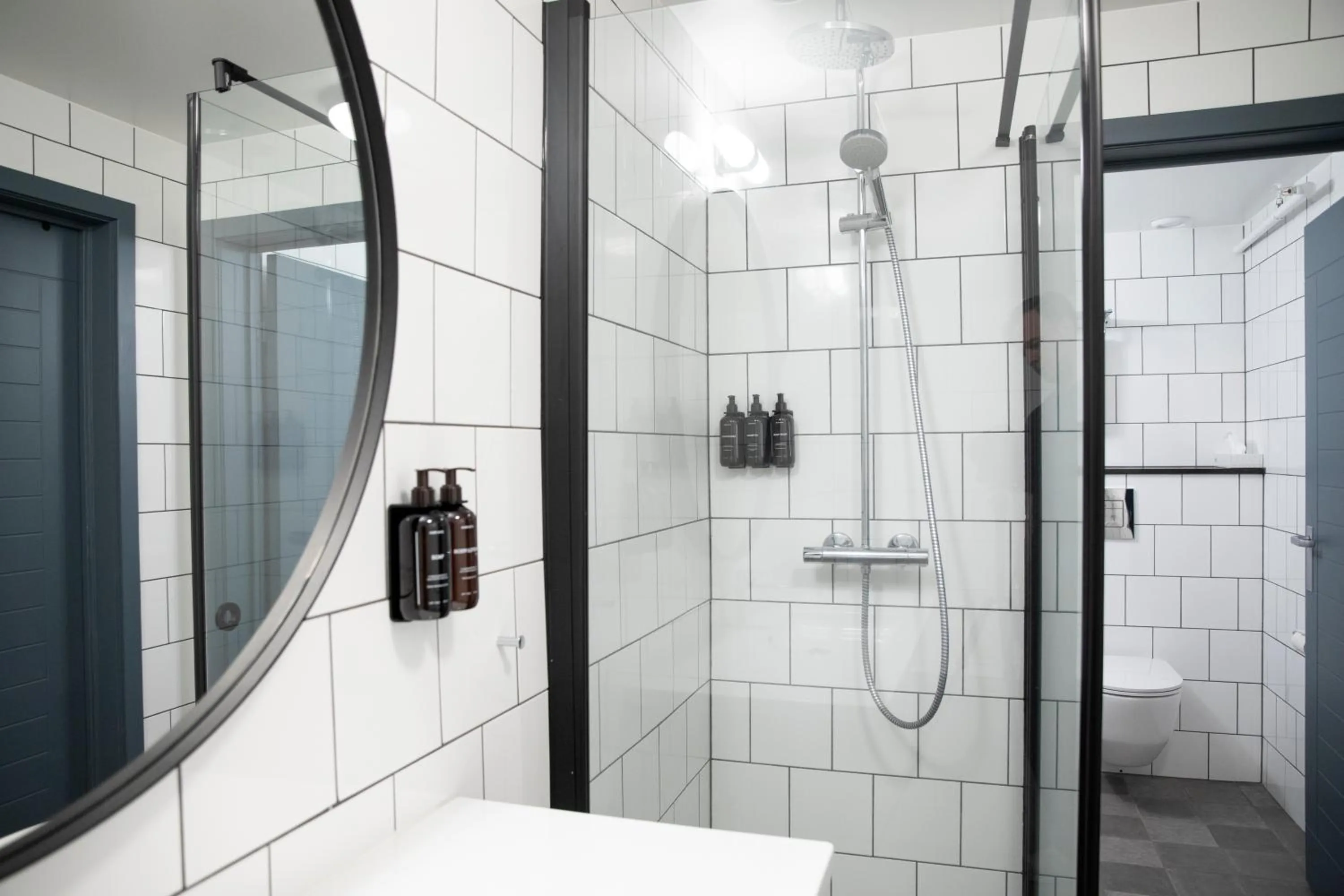 Shower in Home Hotel Tollboden