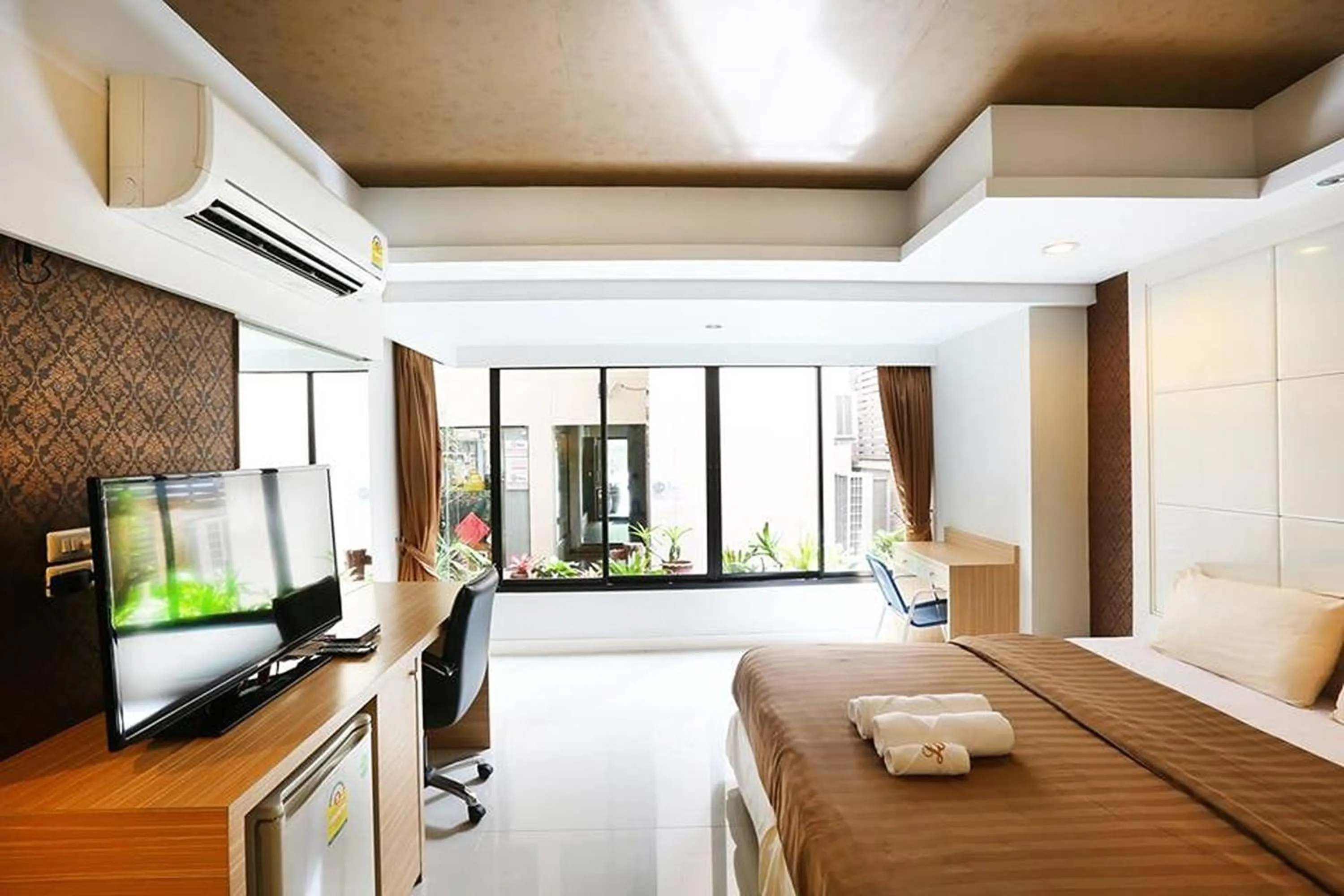 Bed in The Luxury Residence