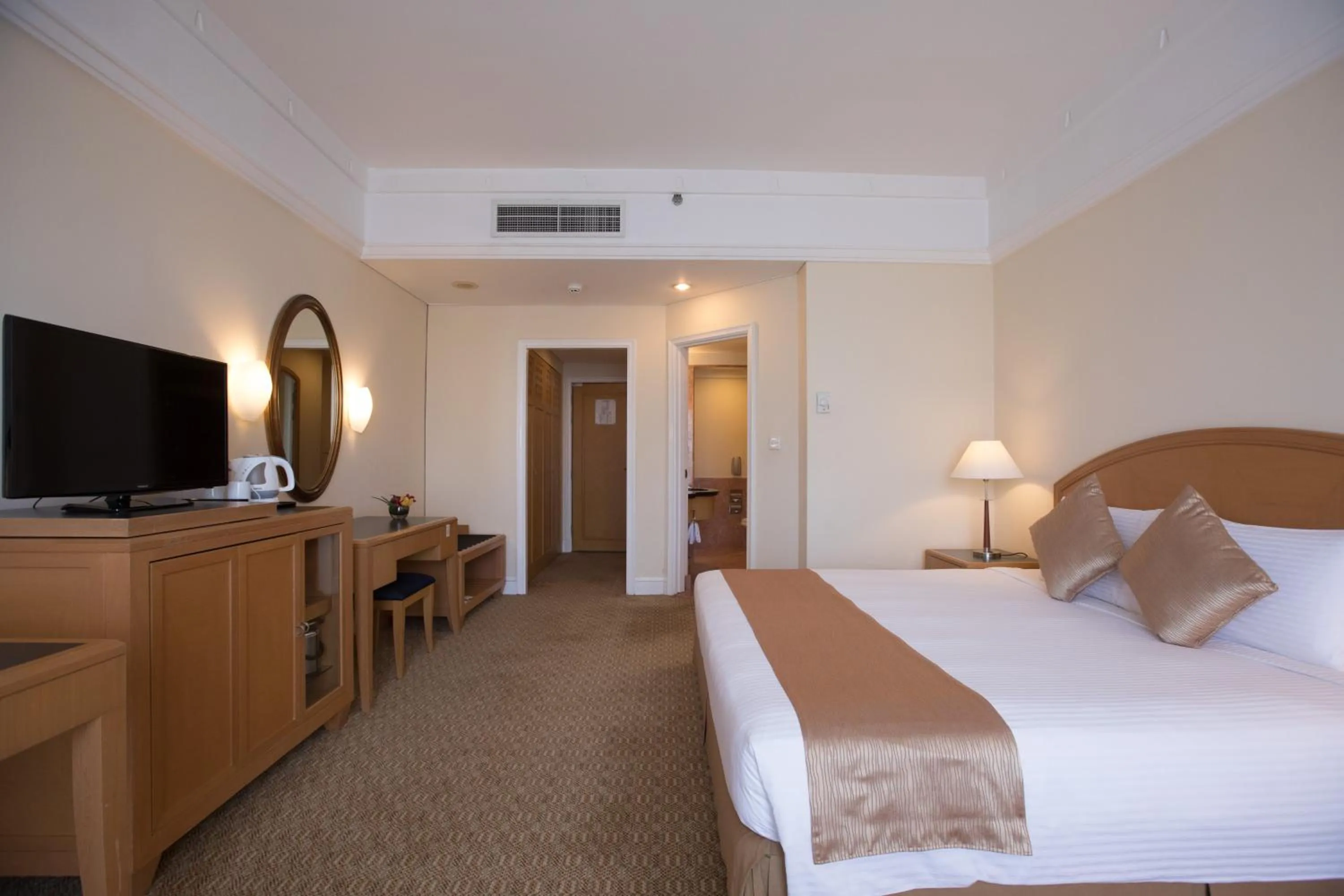 Photo of the whole room, Bed in Royale Chulan Seremban