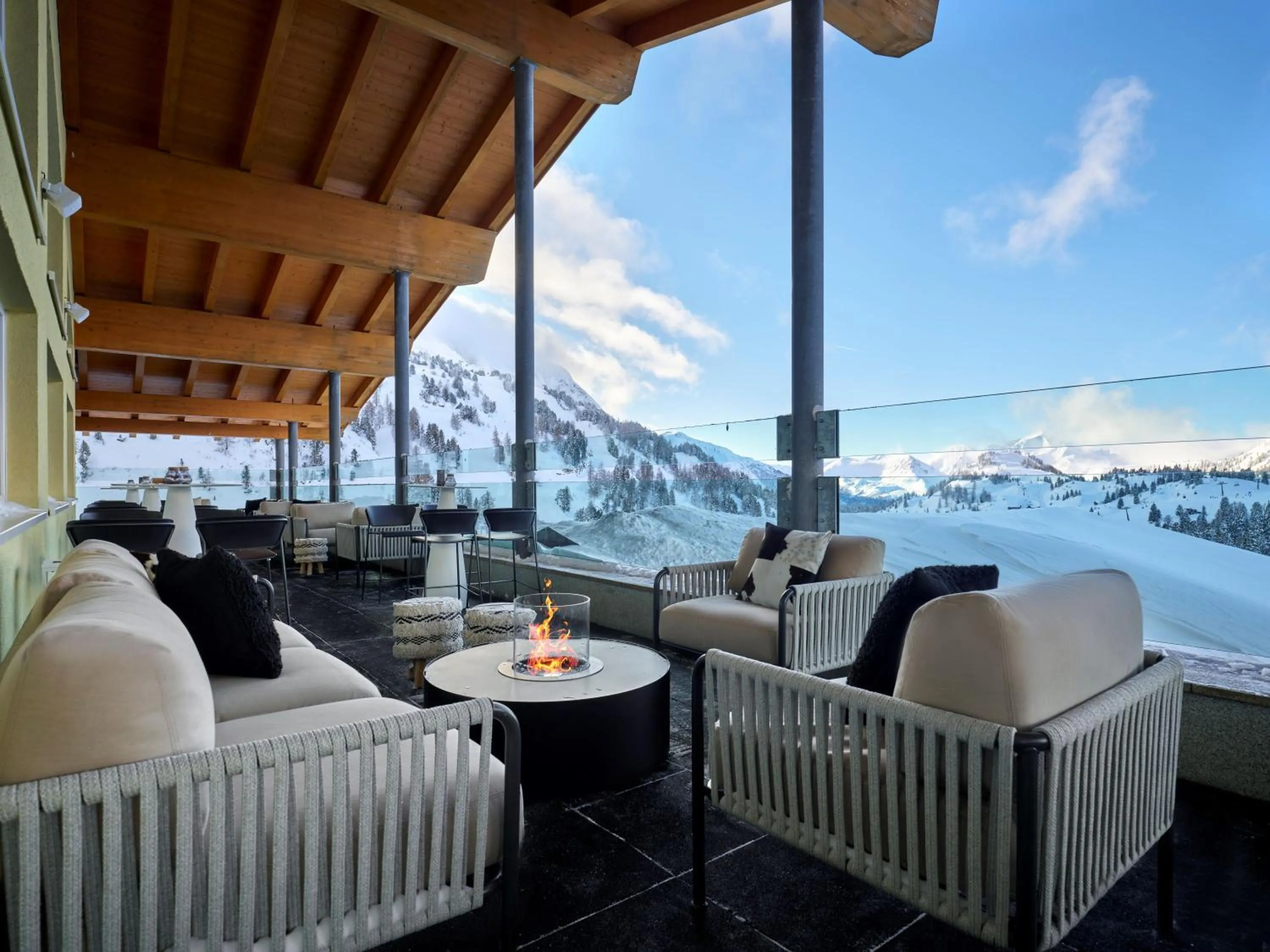Lounge or bar in PLACES Obertauern by Valamar