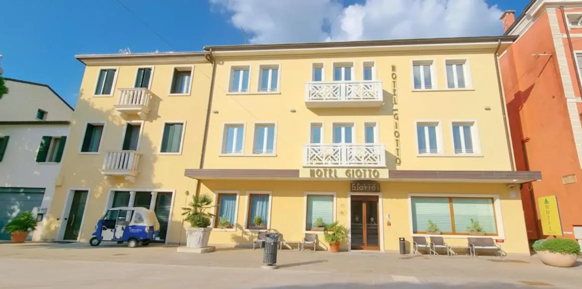 Property building in Hotel Giotto