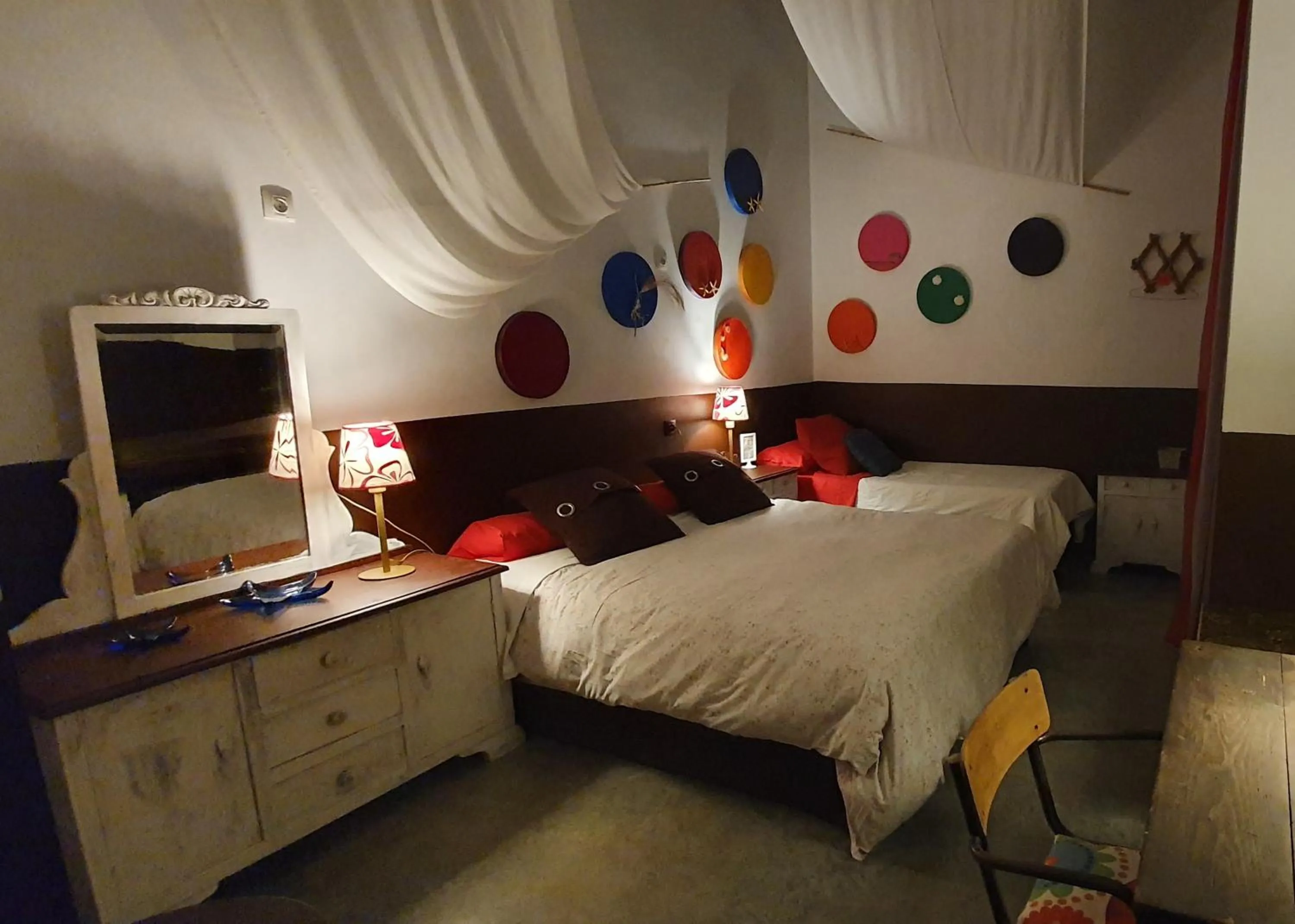 Inner courtyard view, Bed in Barrio Boutik Hostal long stays