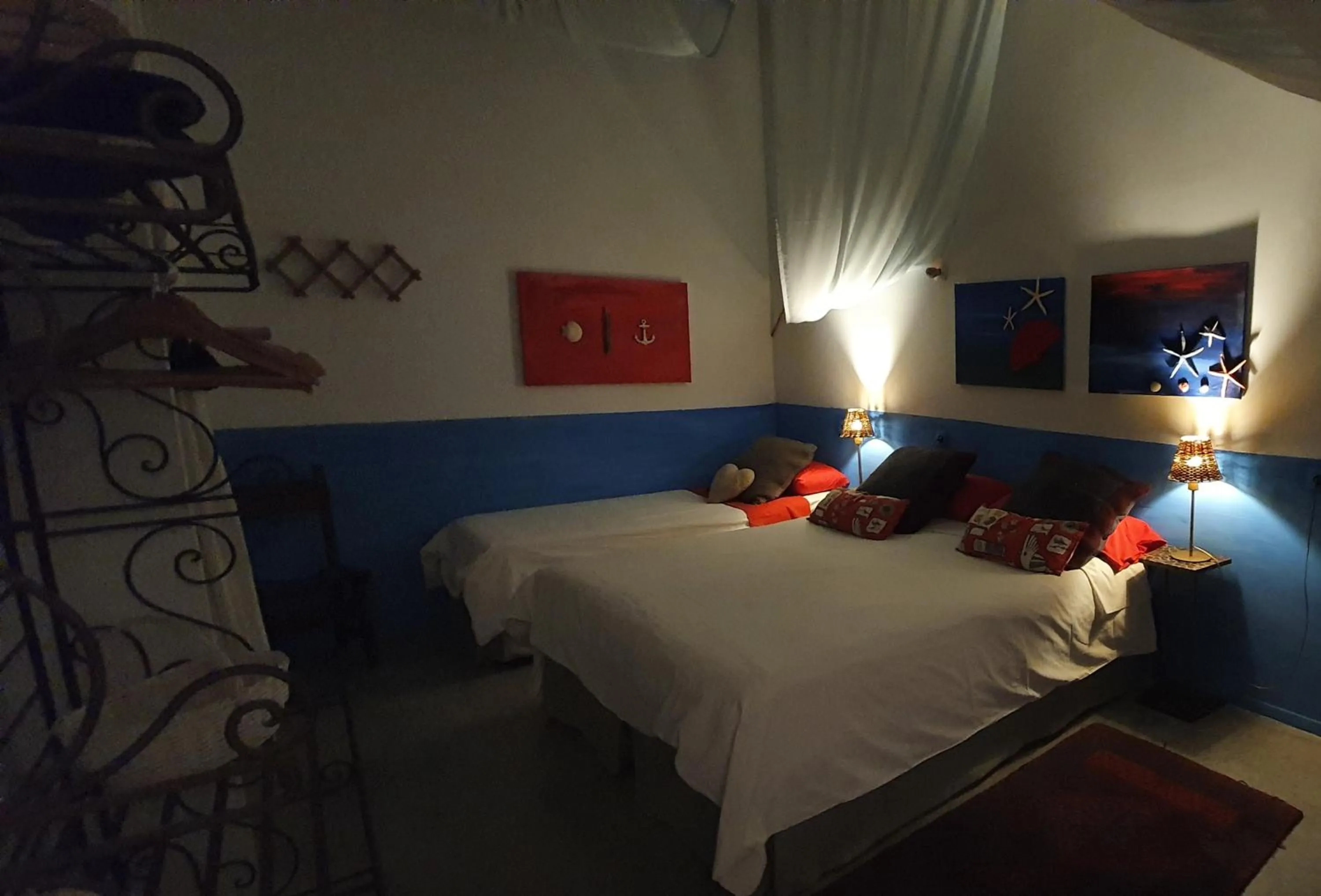 Inner courtyard view, Bed in Barrio Boutik Hostal long stays