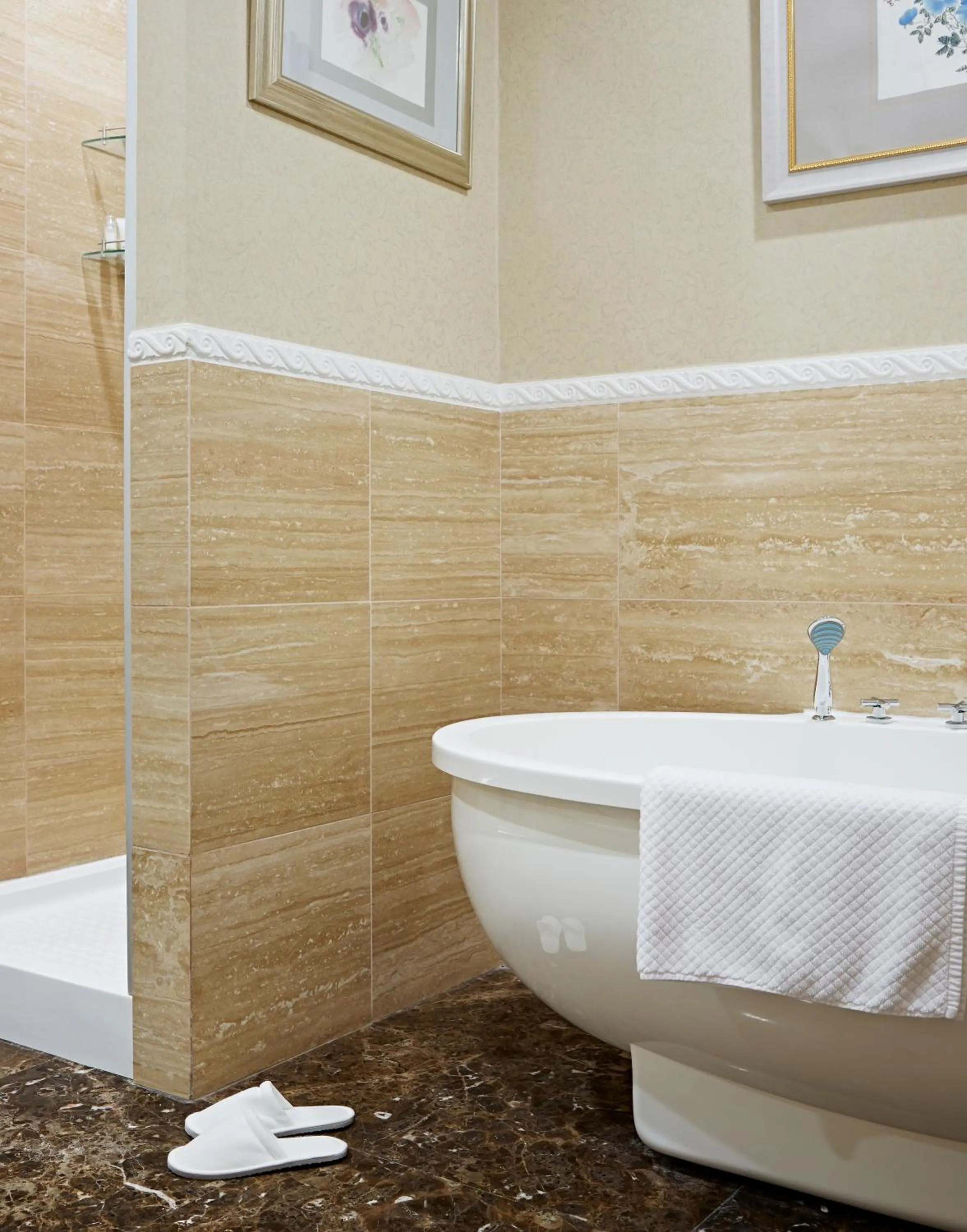 Bathroom in Apartments Almandine