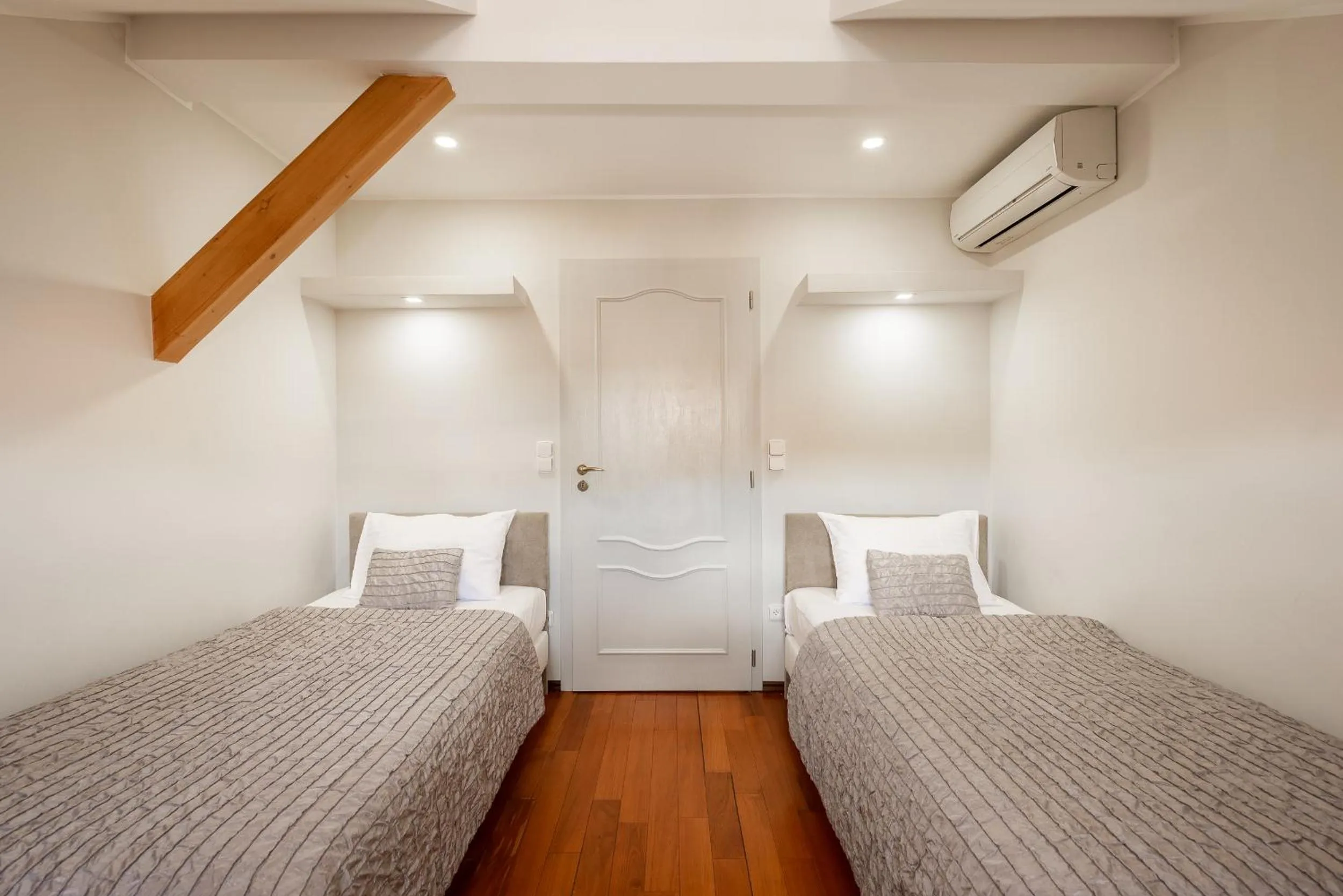 Bedroom, Bed in Apartments Almandine