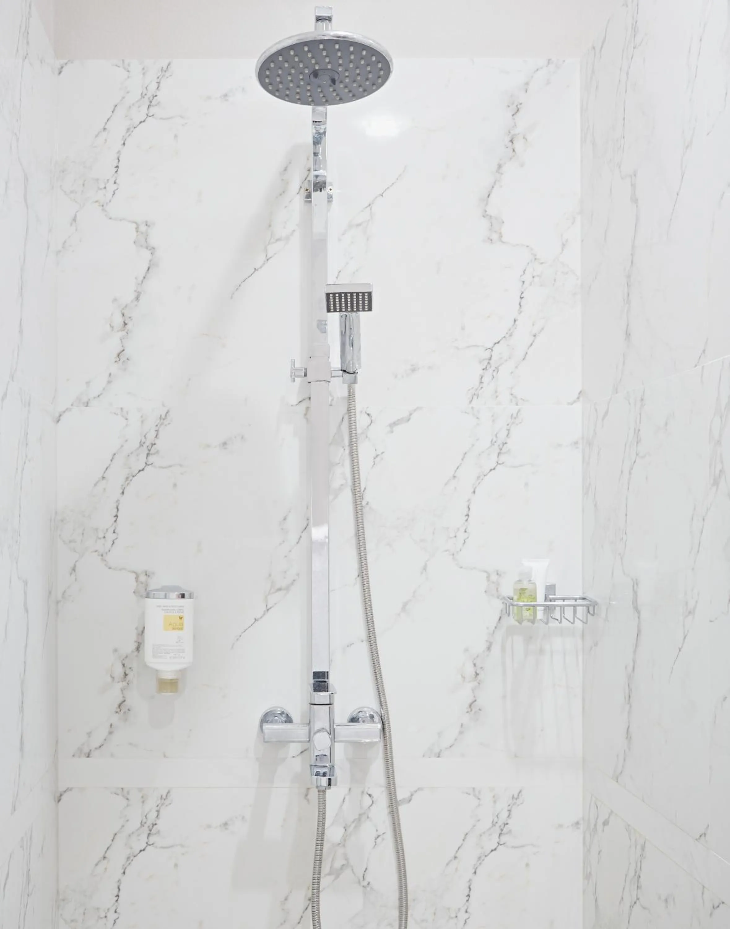 Bathroom in Apartments Almandine