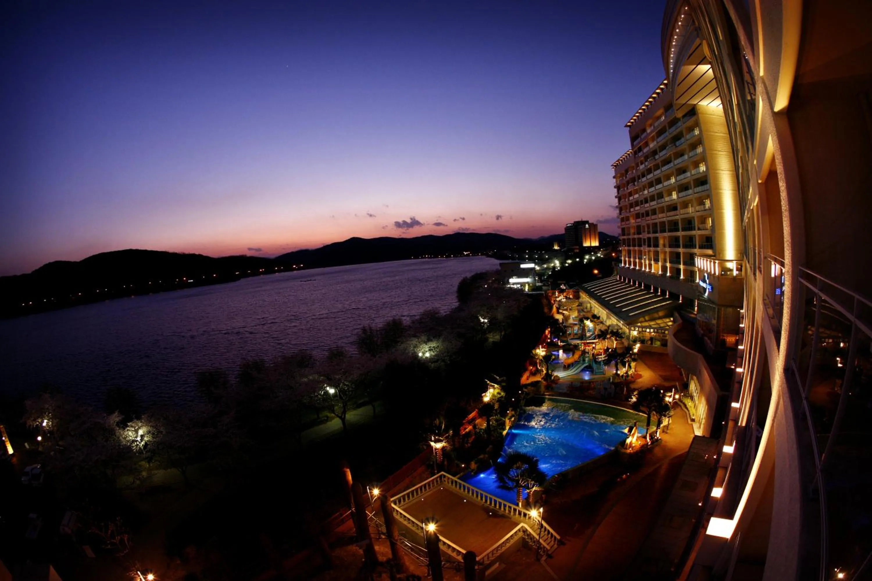 Night in Sono Belle Gyeongju