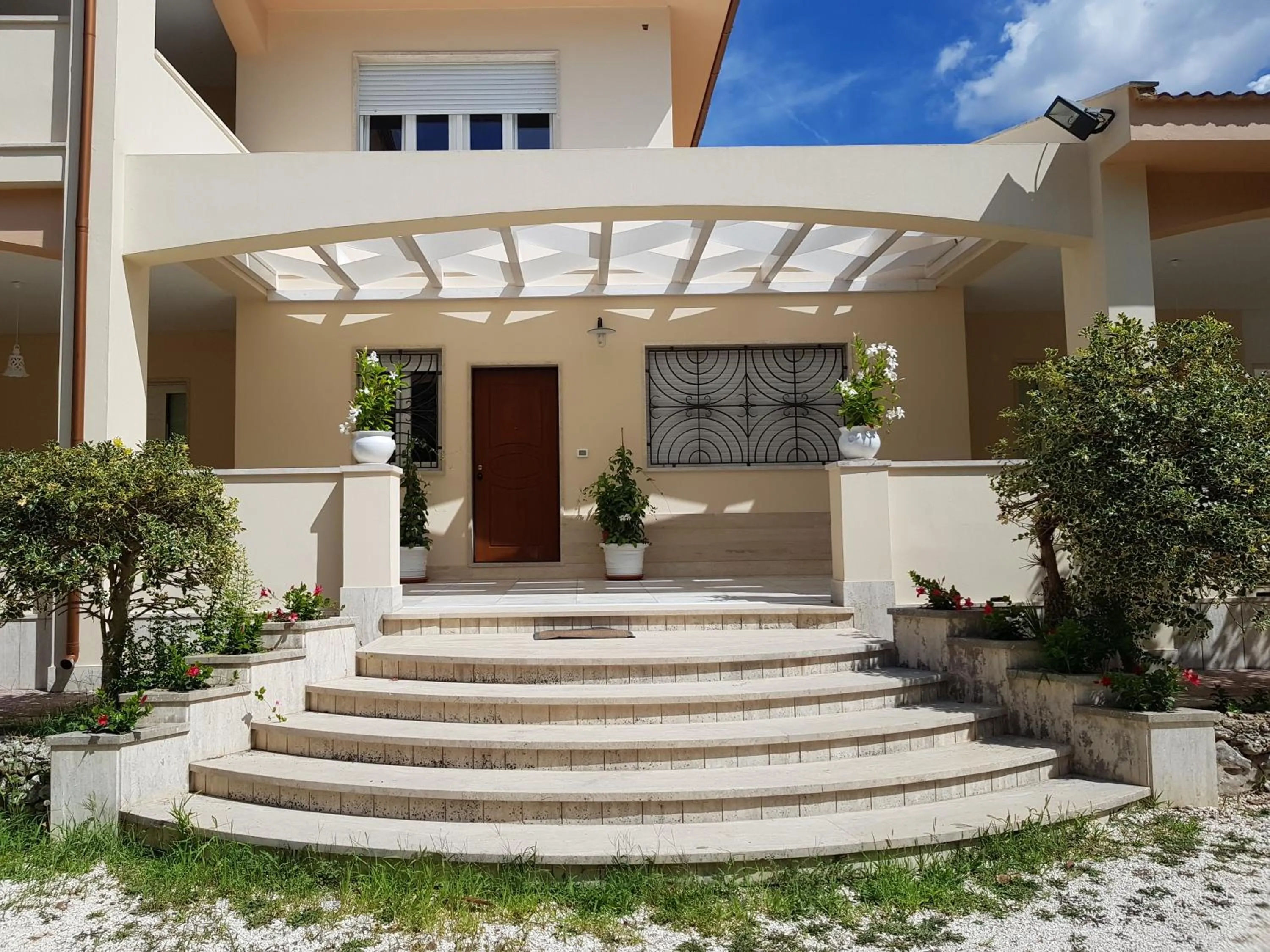 Facade/entrance in Villa Venus Woods