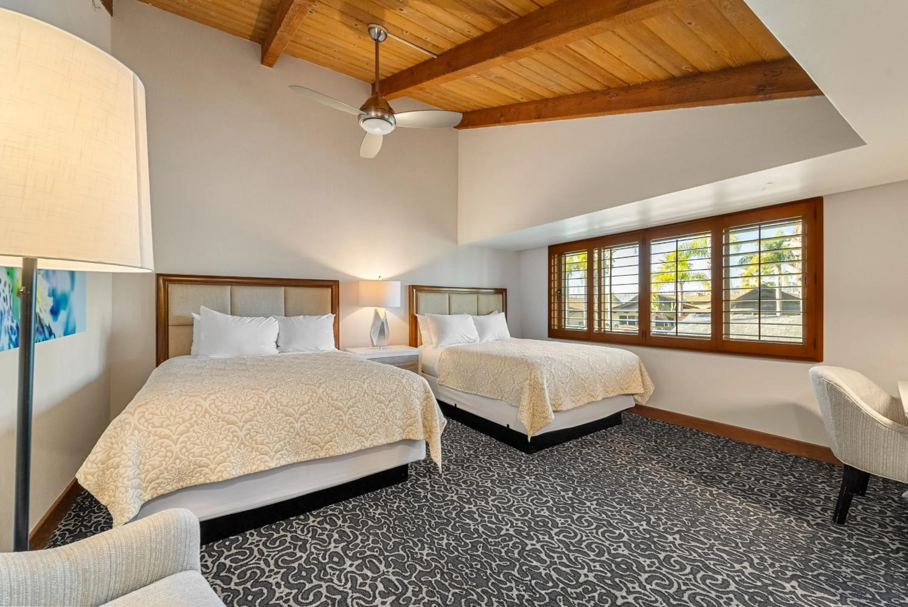 Photo of the whole room, Bed in Humphreys Half Moon Inn