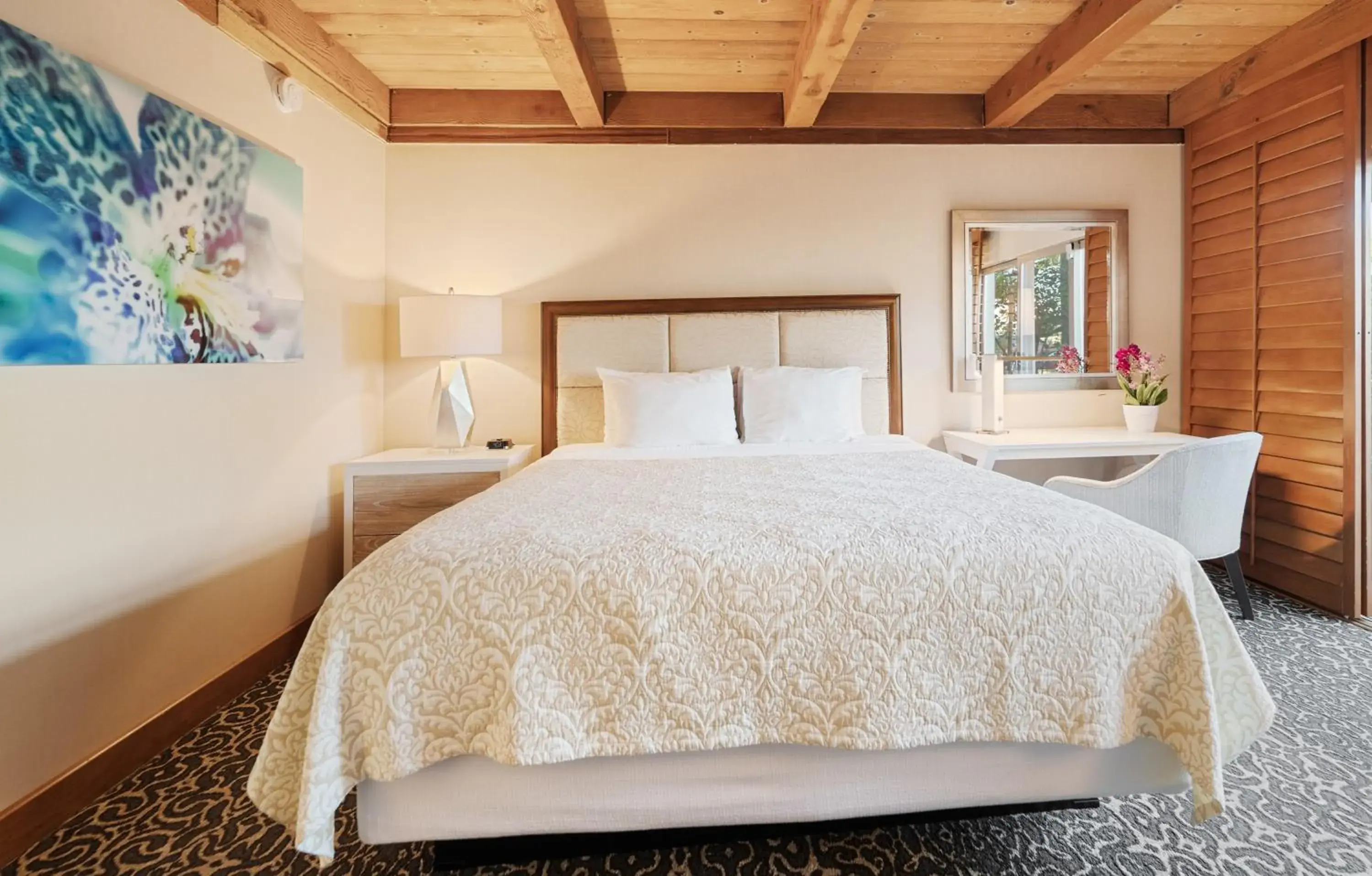 Photo of the whole room, Bed in Humphreys Half Moon Inn Photo of the whole room, Bed in Humphreys Half Moon Inn