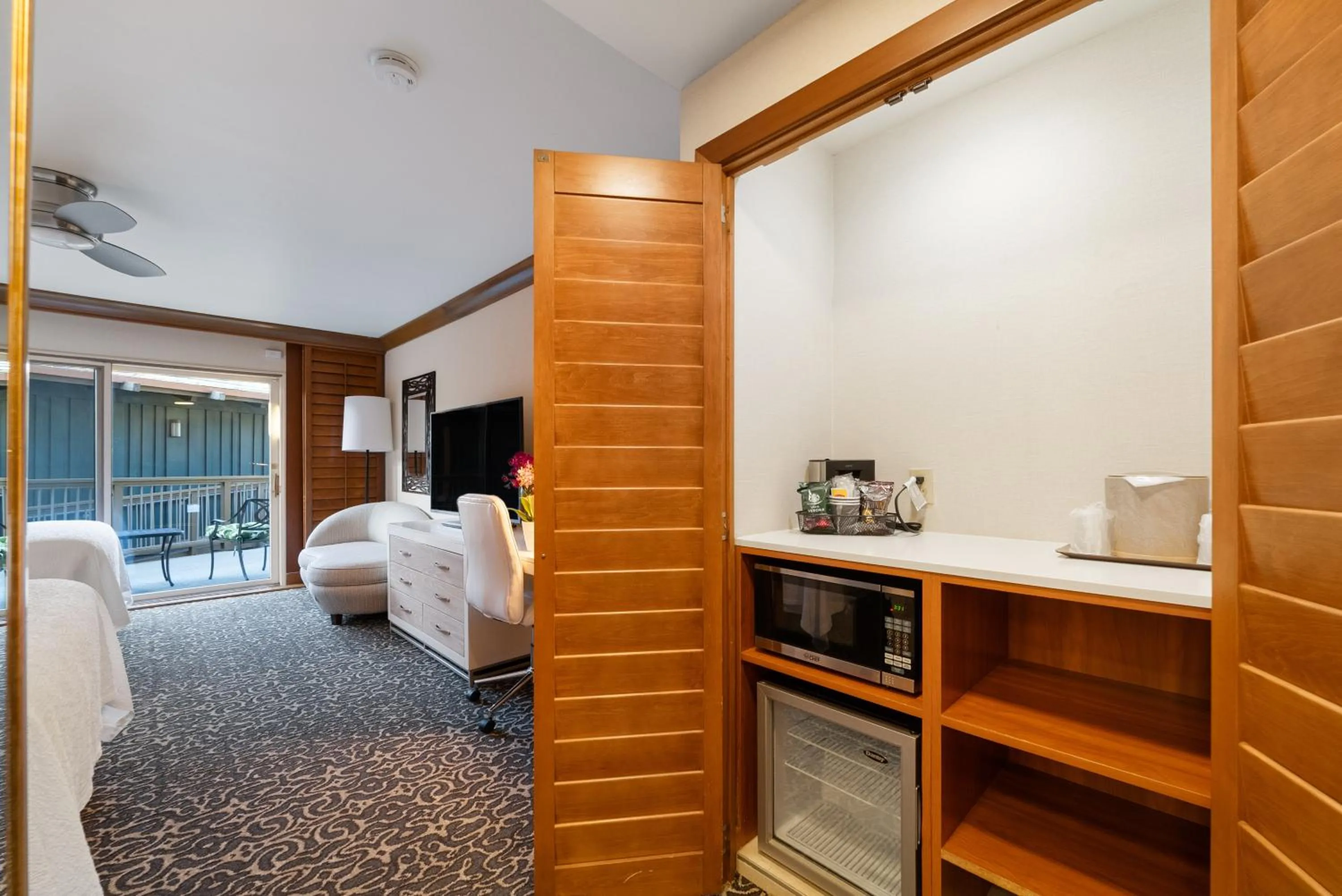 Coffee/tea facilities, Bed in Humphreys Half Moon Inn