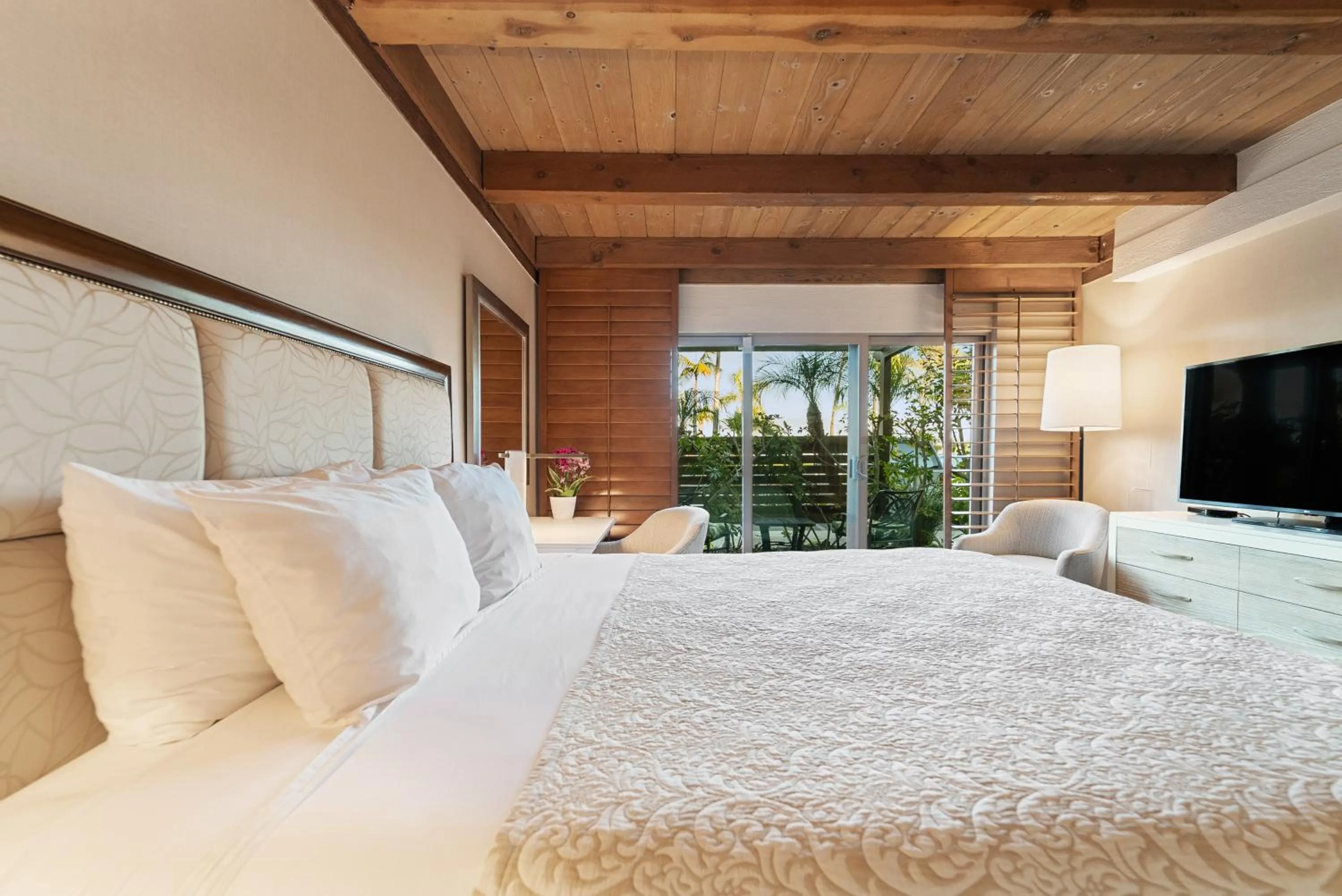 Bedroom, Bed in Humphreys Half Moon Inn