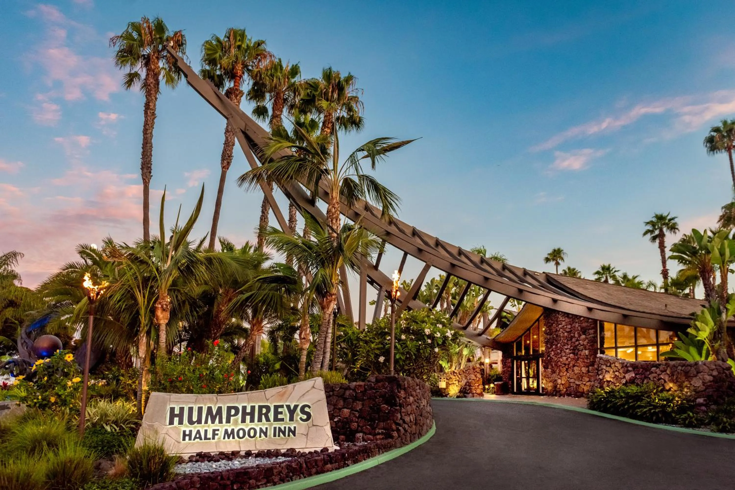 Property building in Humphreys Half Moon Inn